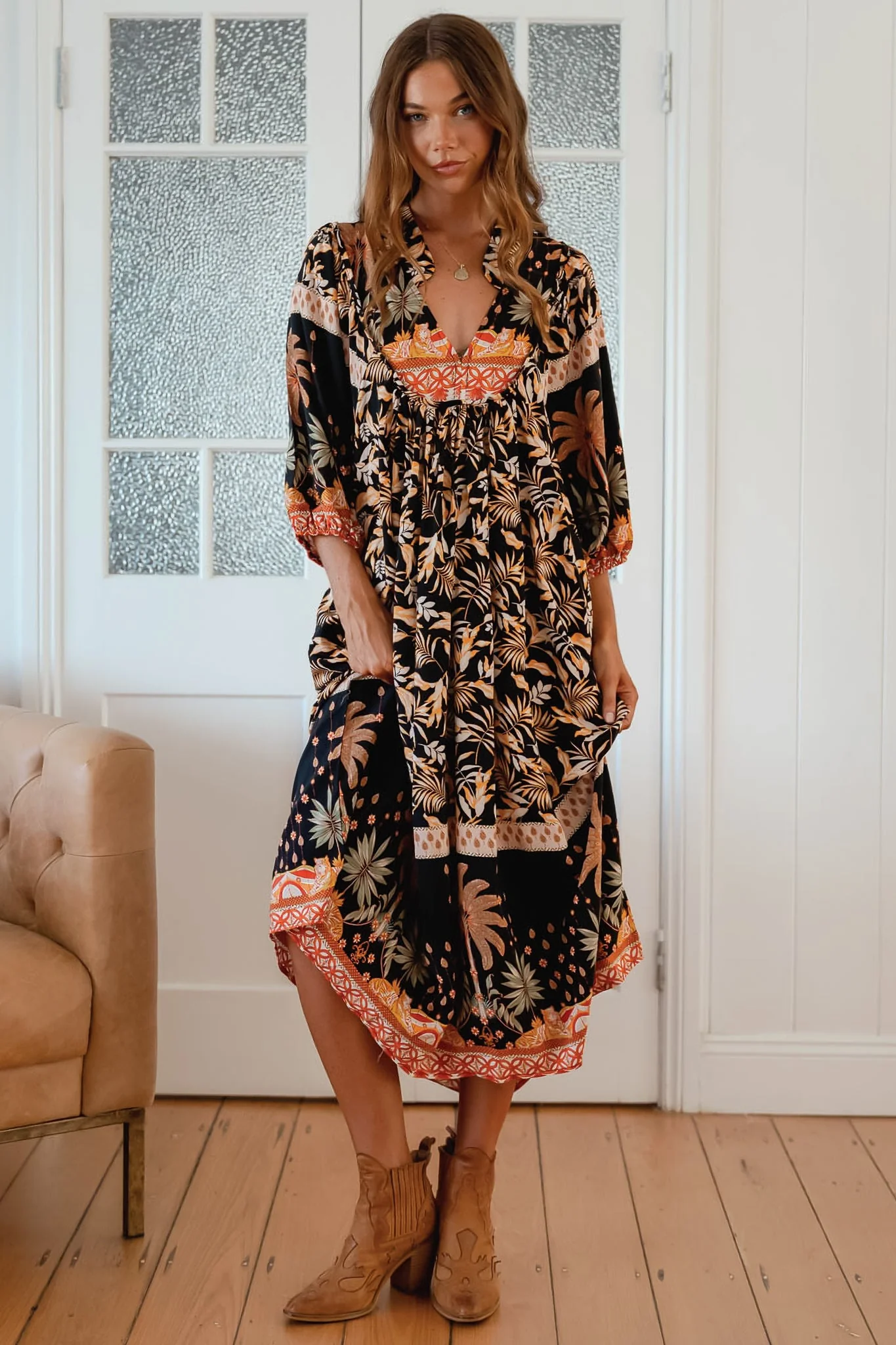 JAASE - Boheme Midi Dress: Piping Defined Bust Slimline Smock Dress in Jardin Print - Image 2