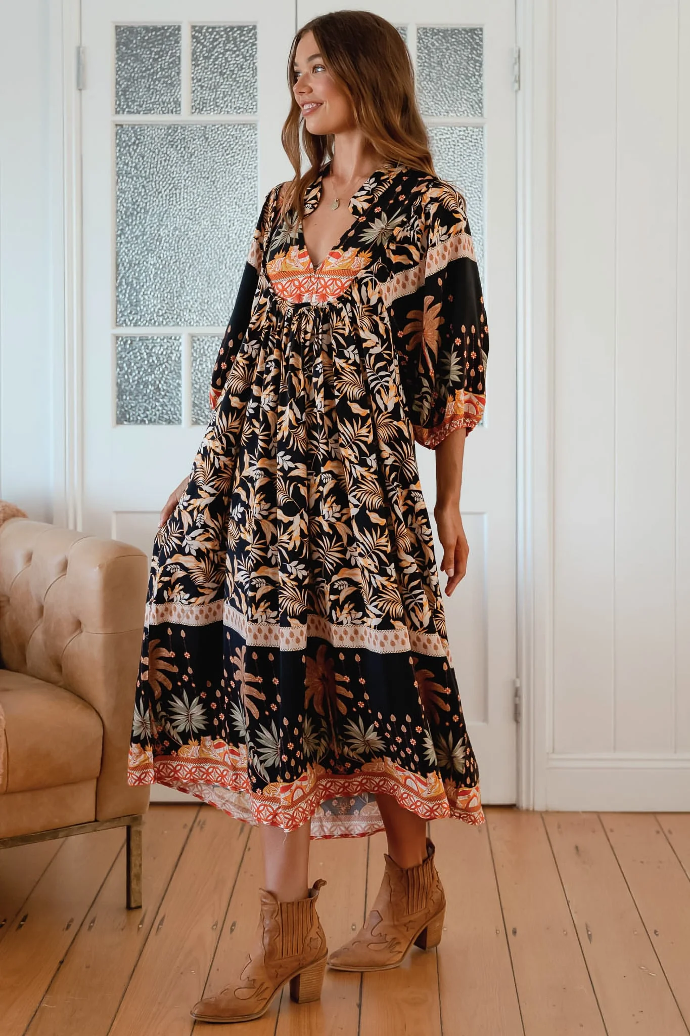 JAASE - Boheme Midi Dress: Piping Defined Bust Slimline Smock Dress in Jardin Print - Image 4