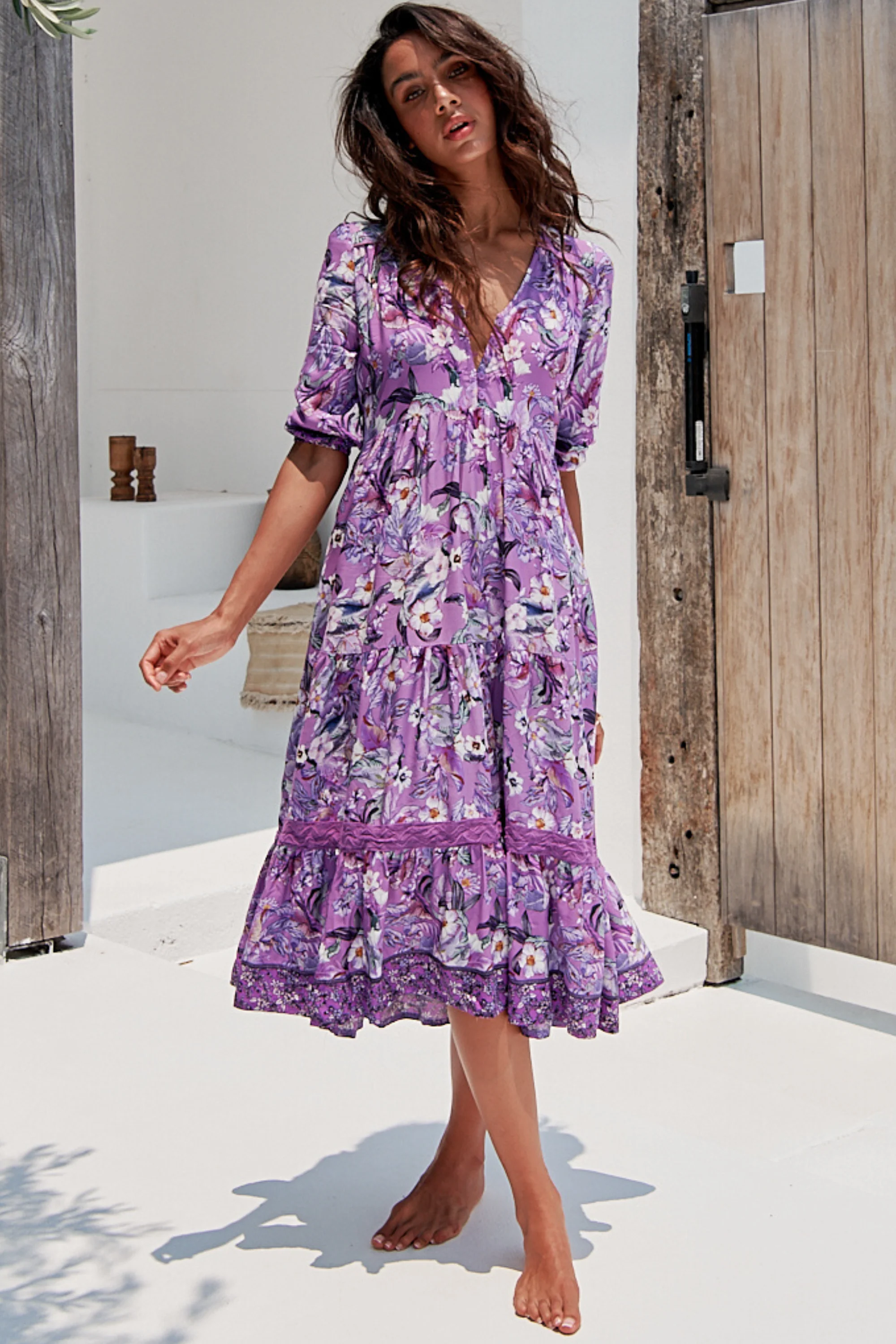 JAASE - Cardinal Midi Dress: V-Neck Shift Dress with Lace Splicing and Optional Waist Tie in Rhodium Print - Image 3