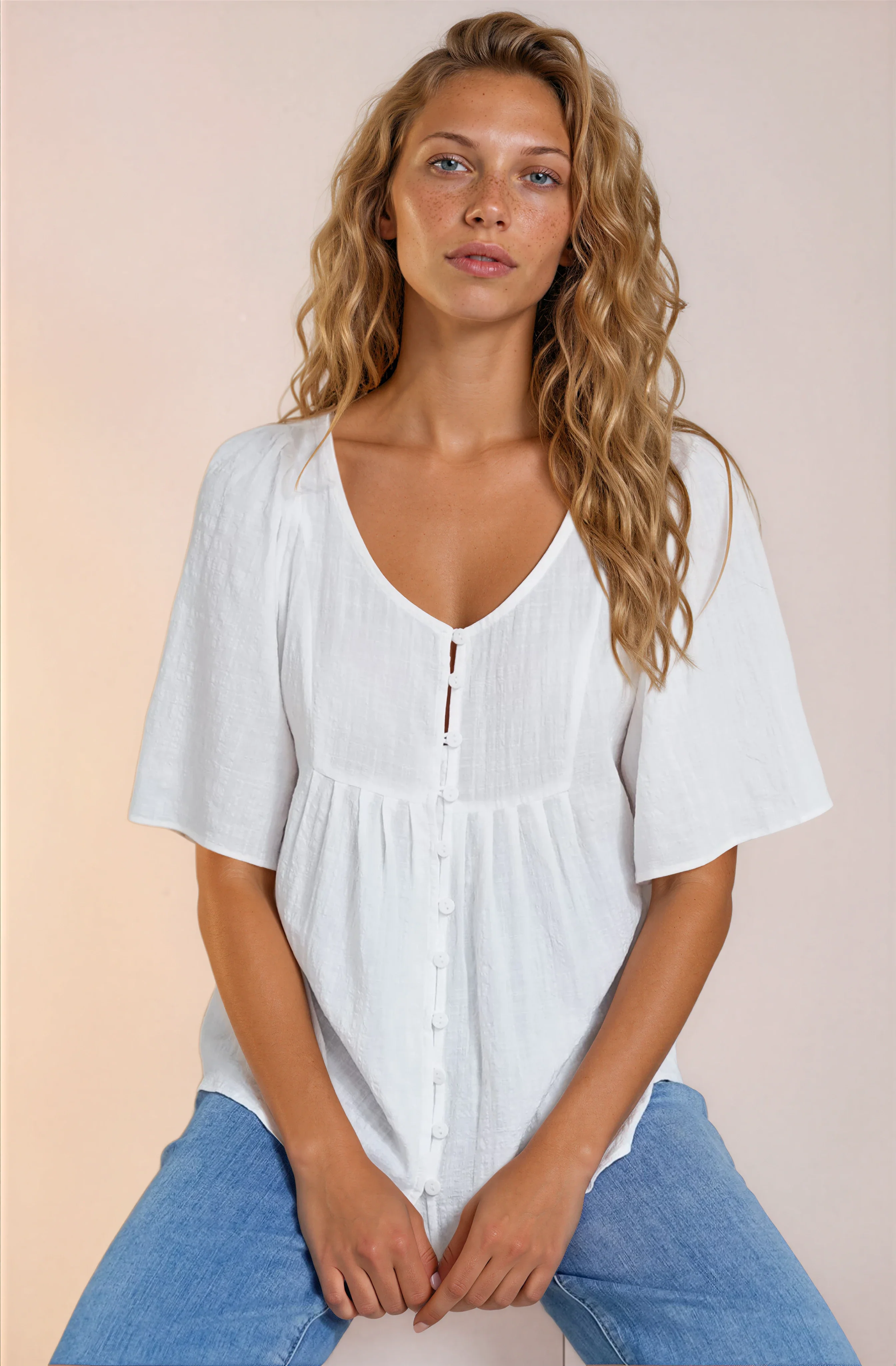 Casita Top - Scoop Neck Textured Babydoll Top with Flutter Sleeves in White - Image 3