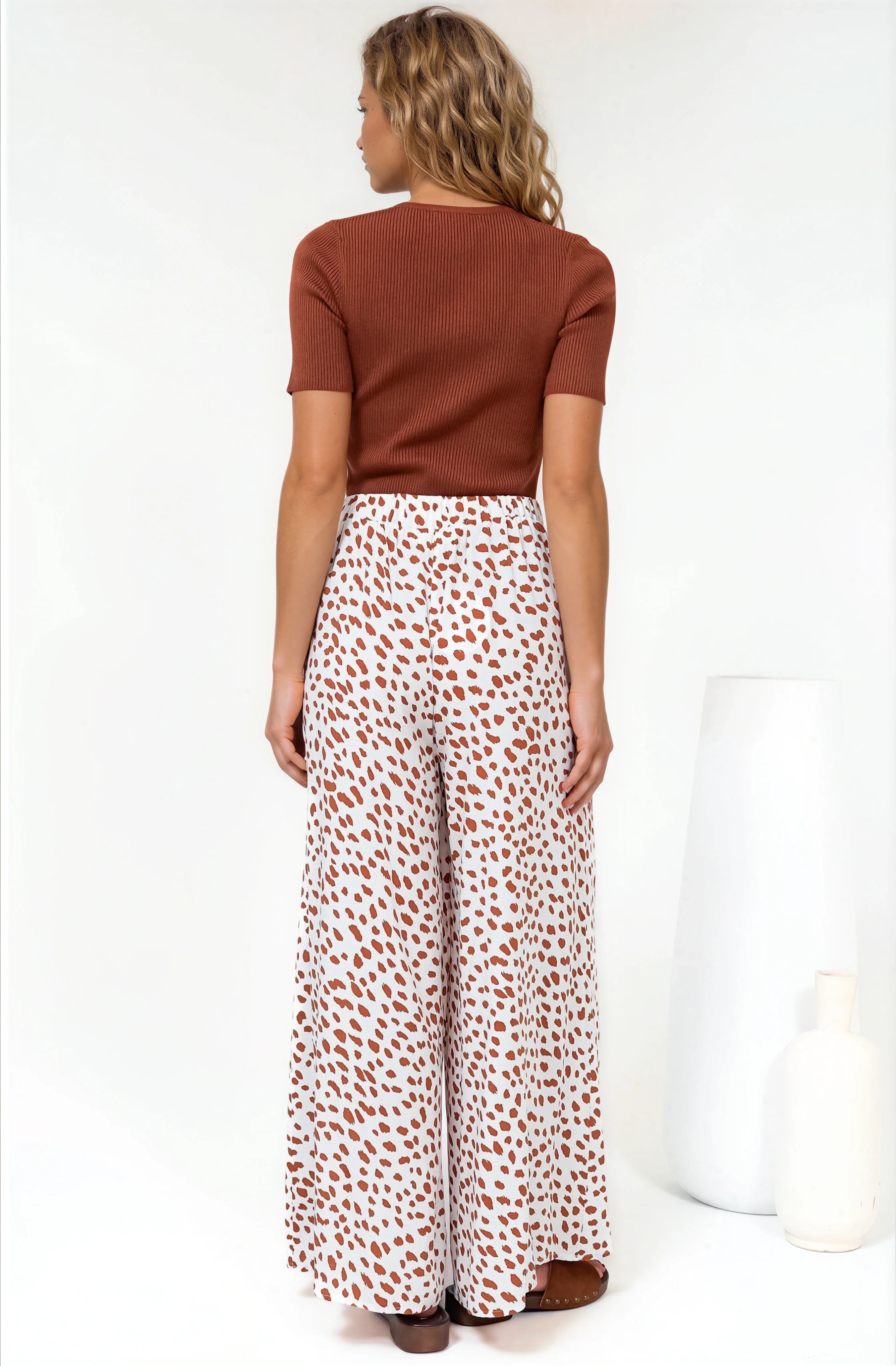 Channing Pants - High Waisted Wide-Leg Pants with Pockets in Dasher Print Brown - Image 4