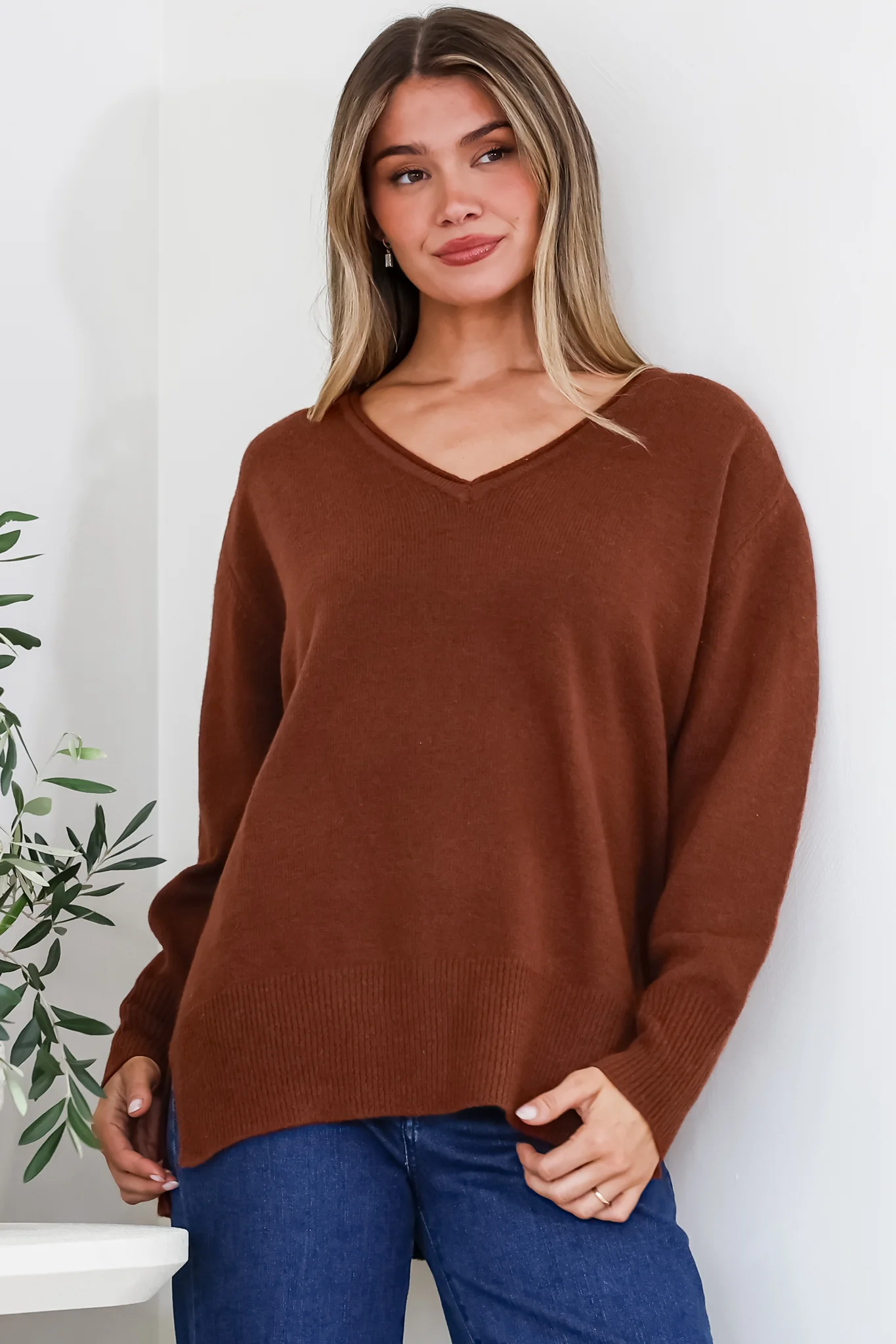 Clarke Jumper - V-Neck Batwing Sleeve Ribbed Step Hemline Knit in Rust - Image 4