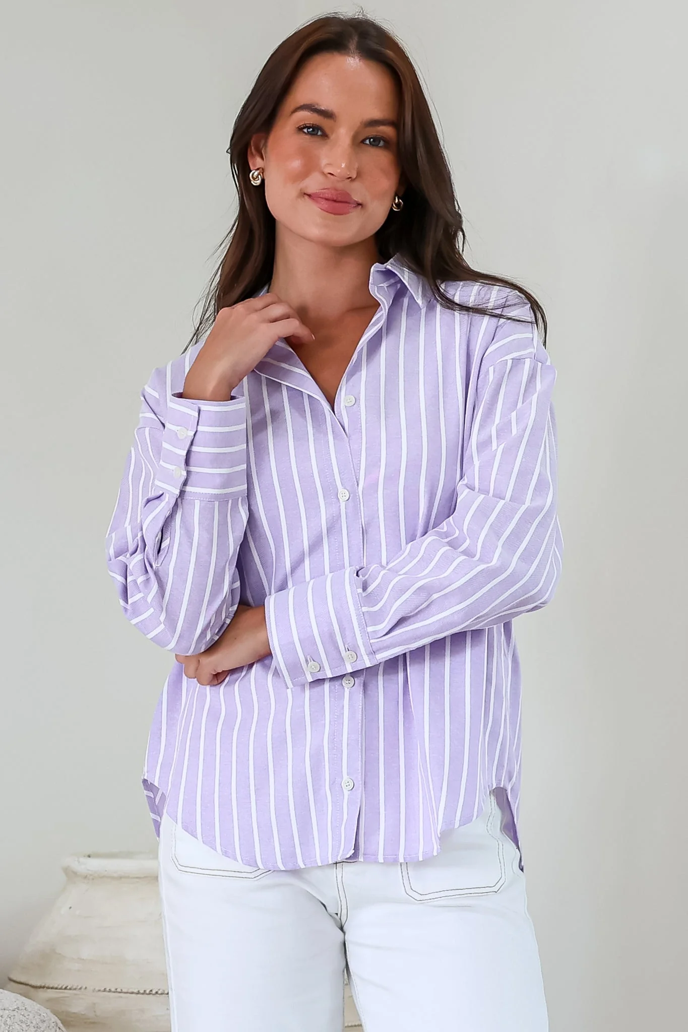Denver Shirt - Wing Collar Button Down Striped Cotton Shirt with Scoop Hemline in Lilac - Image 5