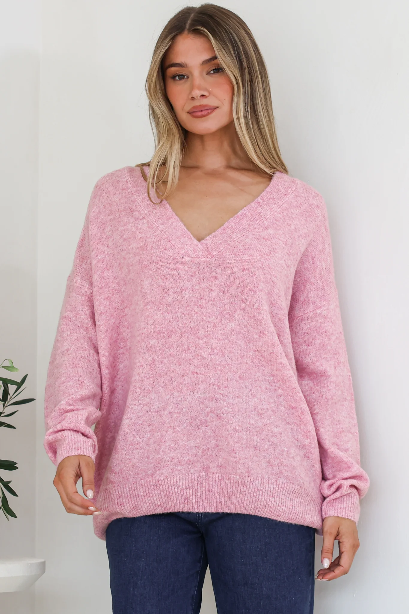 Donoven Jumper - V Neck Lightweight Knit with Ribbed Hemlines in Boysenberry