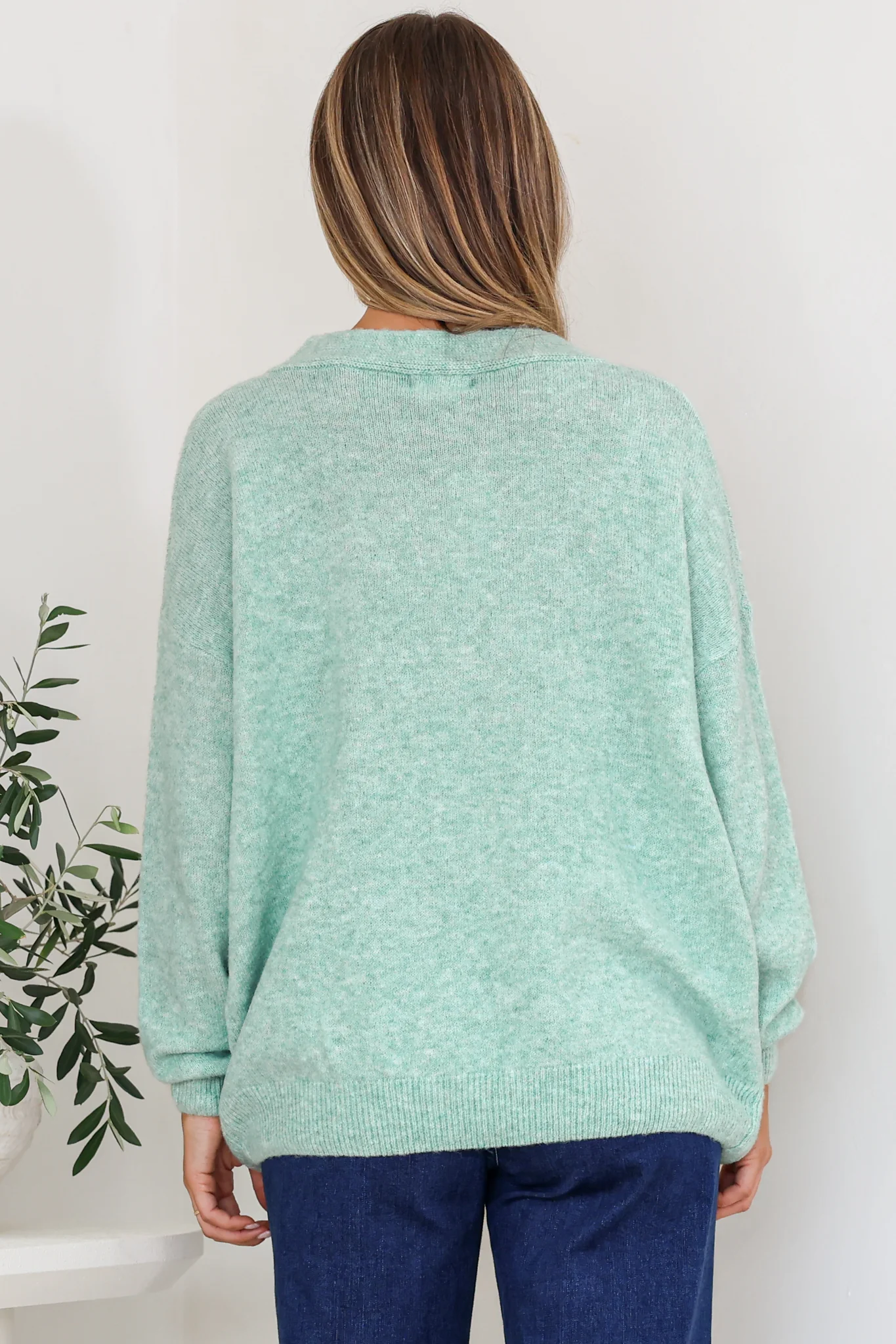 Donoven Jumper - V Neck Lightweight Knit with Ribbed Hemlines in Light Green - Image 8