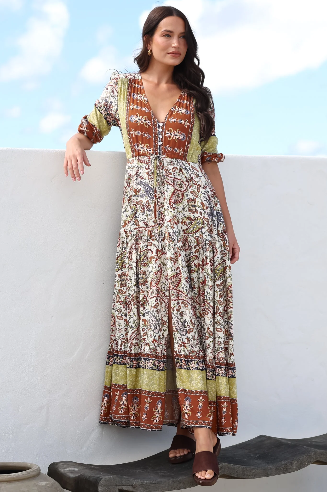 JAASE - Ebony Maxi Dress: V Neck Pull Tie Waist Dress with Front Split in Oakie Print - Image 3