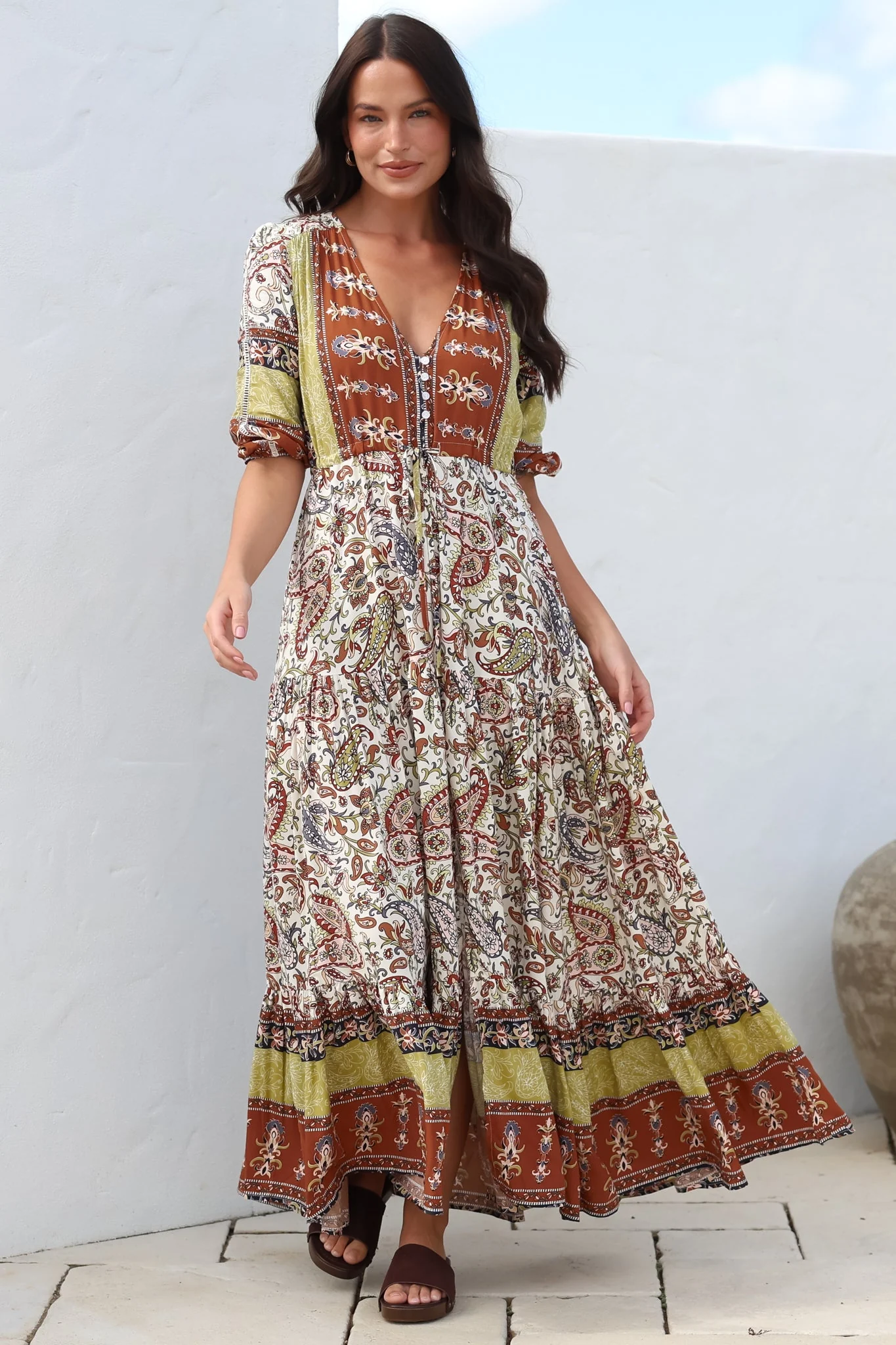 JAASE - Ebony Maxi Dress: V Neck Pull Tie Waist Dress with Front Split in Oakie Print - Image 4