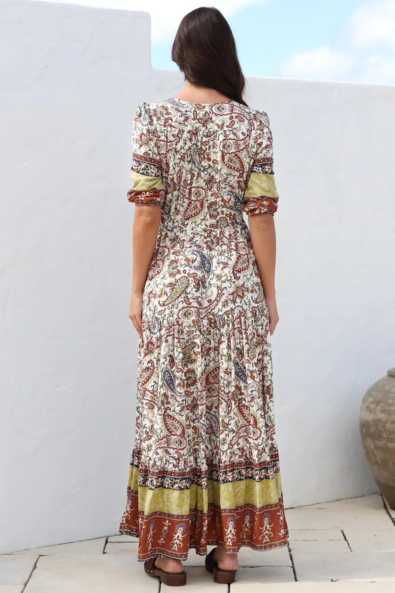 JAASE - Ebony Maxi Dress: V Neck Pull Tie Waist Dress with Front Split in Oakie Print - Image 9