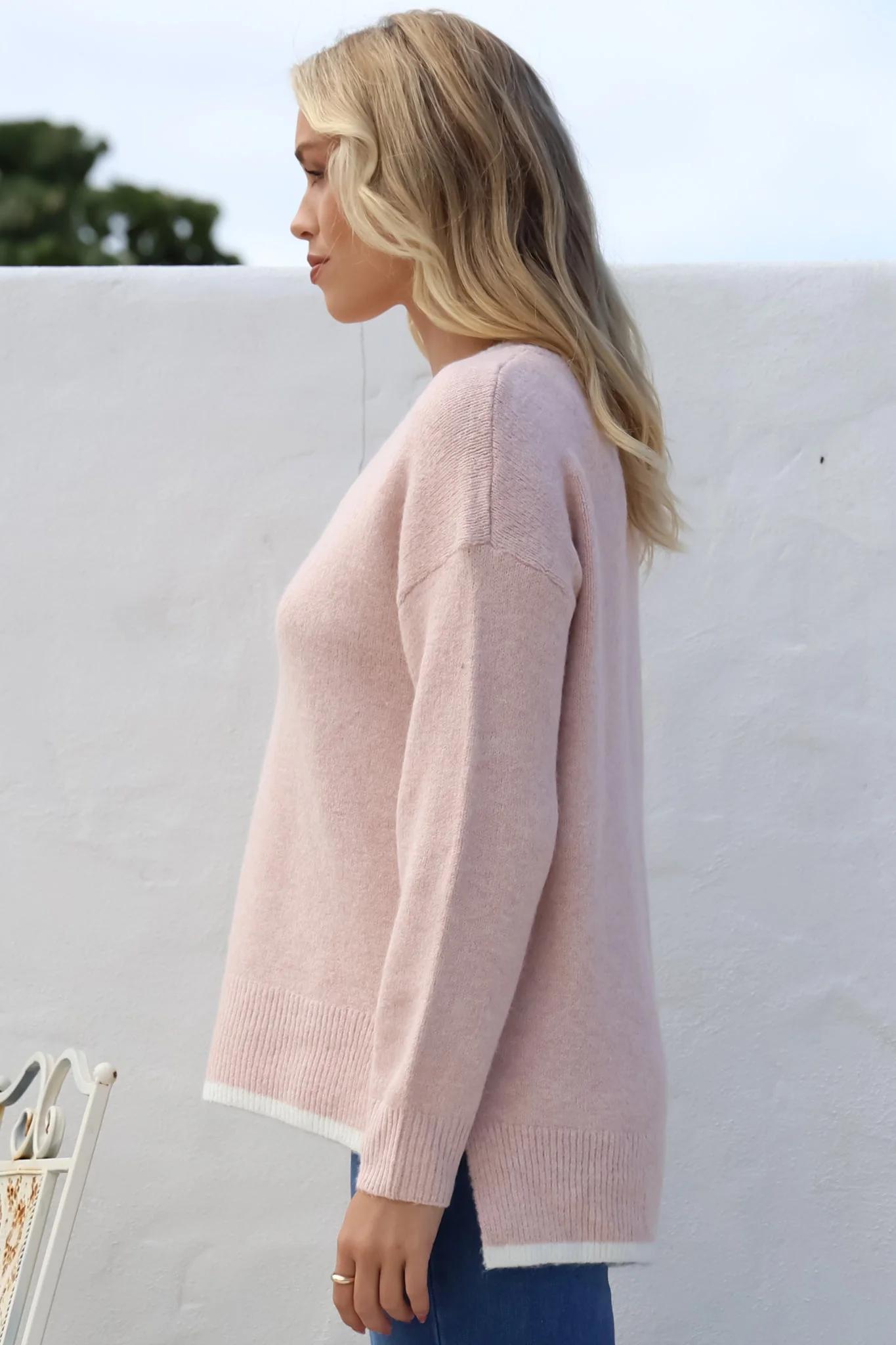 Edan Jumper - V-Neck Contrast Trim Step Hem Jumper in Blush - Image 8