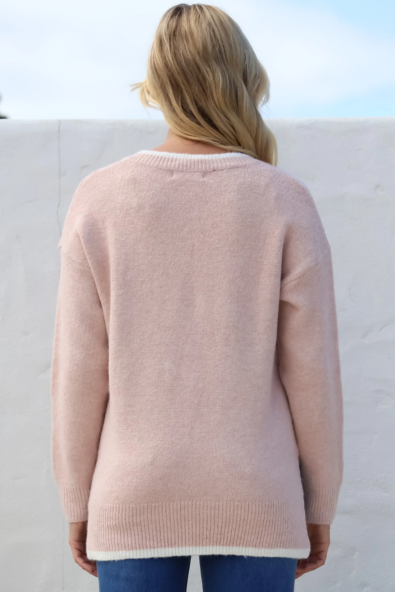 Edan Jumper - V-Neck Contrast Trim Step Hem Jumper in Blush - Image 9