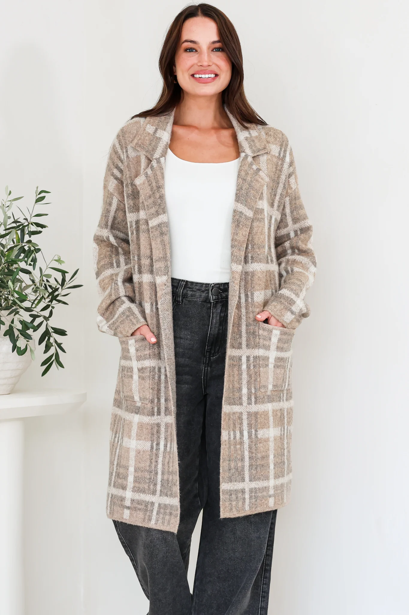 Ellington Cardigan - Lapel Collar Checkered Knit with Pockets in Taupe - Image 4