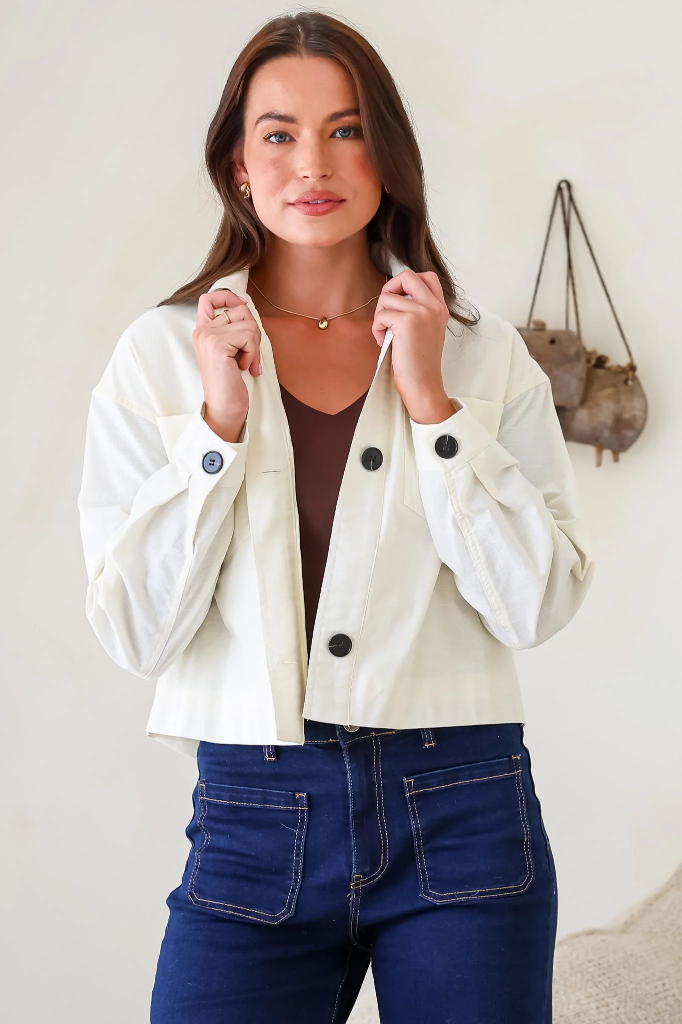 Elma Jacket - Wing Collar Button Down Cropped Jacket in Cream - Image 3