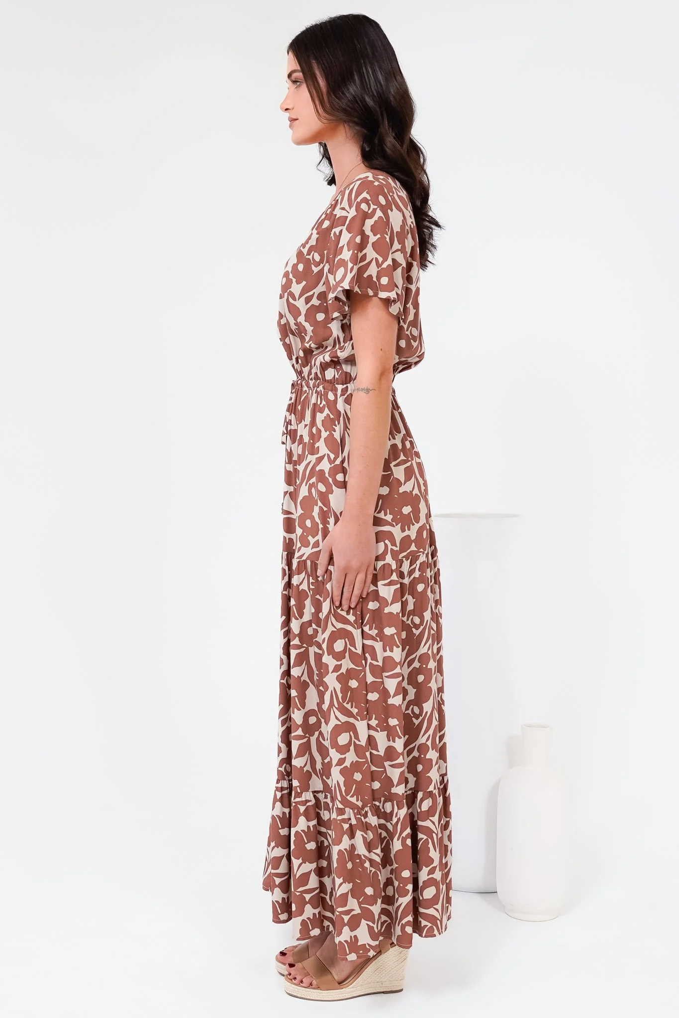 Hanna Maxi Dress - Cap Sleeve Tiered A Line Dress with Toggle Detailed Waist Tie in Emma-Jade Print Brown - Image 7