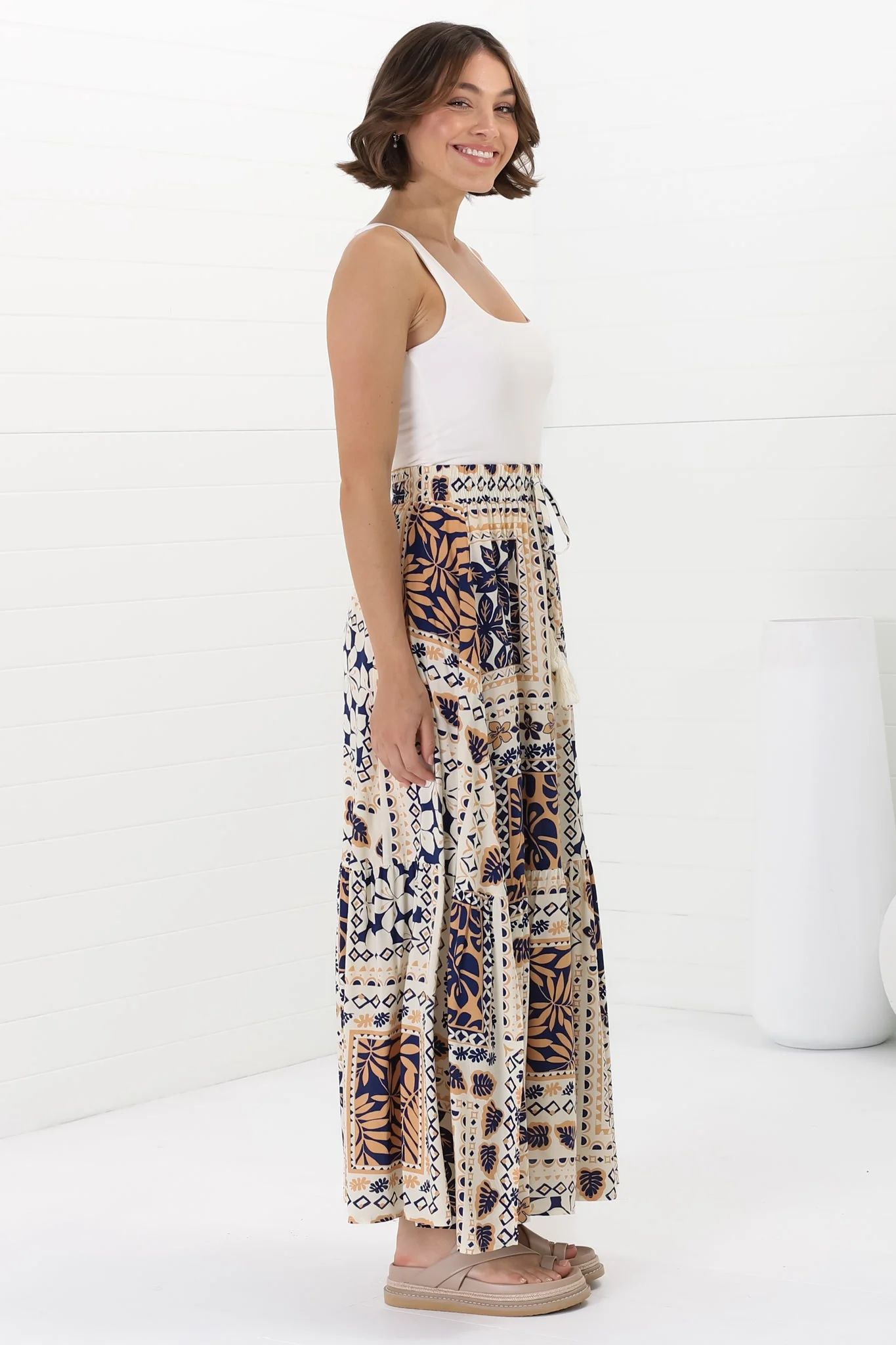 Hellen Maxi Skirt - High Waisted Skirt with Front Splits in Alphy Print - Image 11