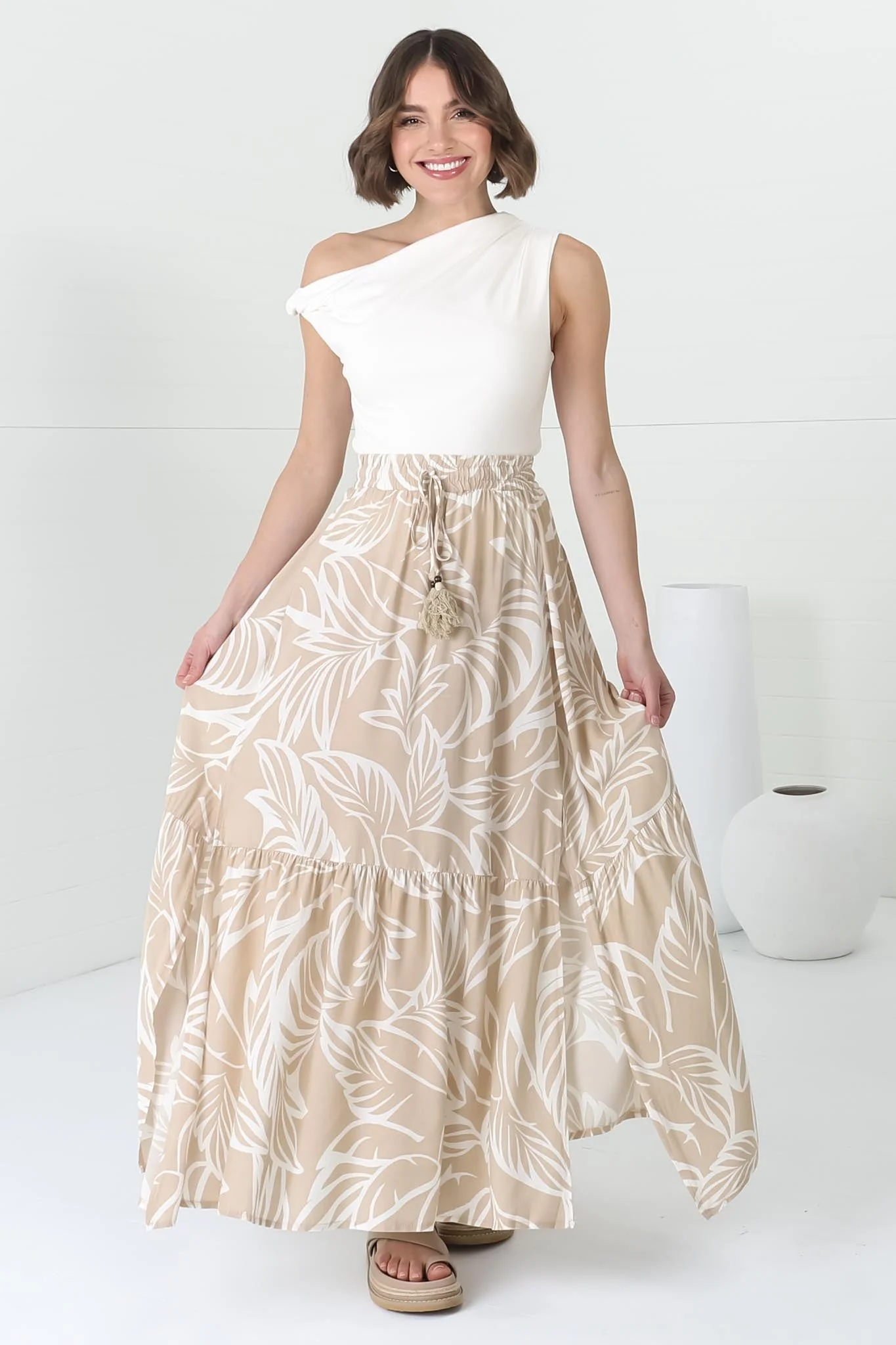Hellen Maxi Skirt - High Waisted Skirt with Front Splits in Jeani Print Beige - Image 5