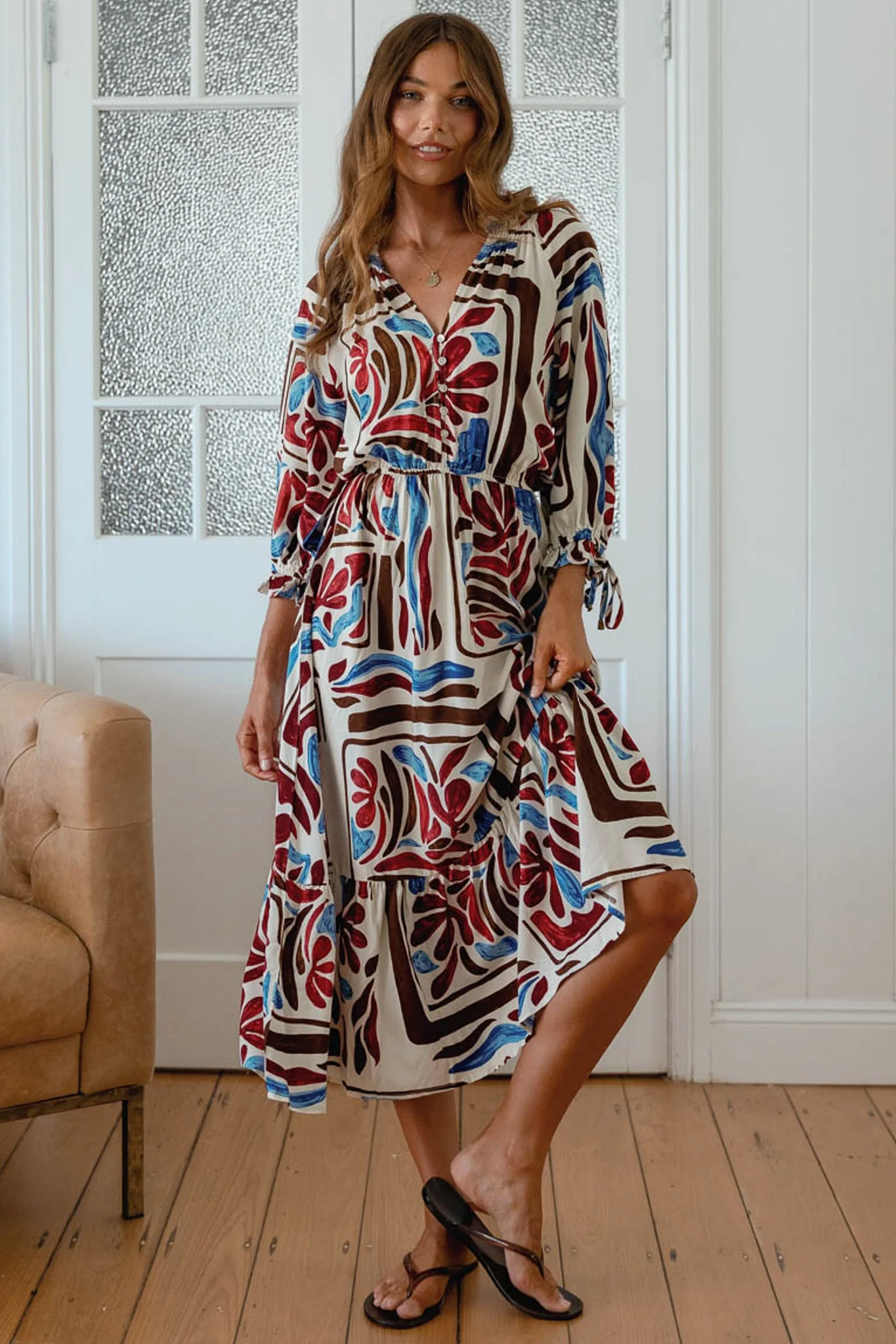 JAASE - Jamie Midi Dress: V-Neck Buttoned Bodice 3/4 Sleeve Dress in Artisan Print - Image 3