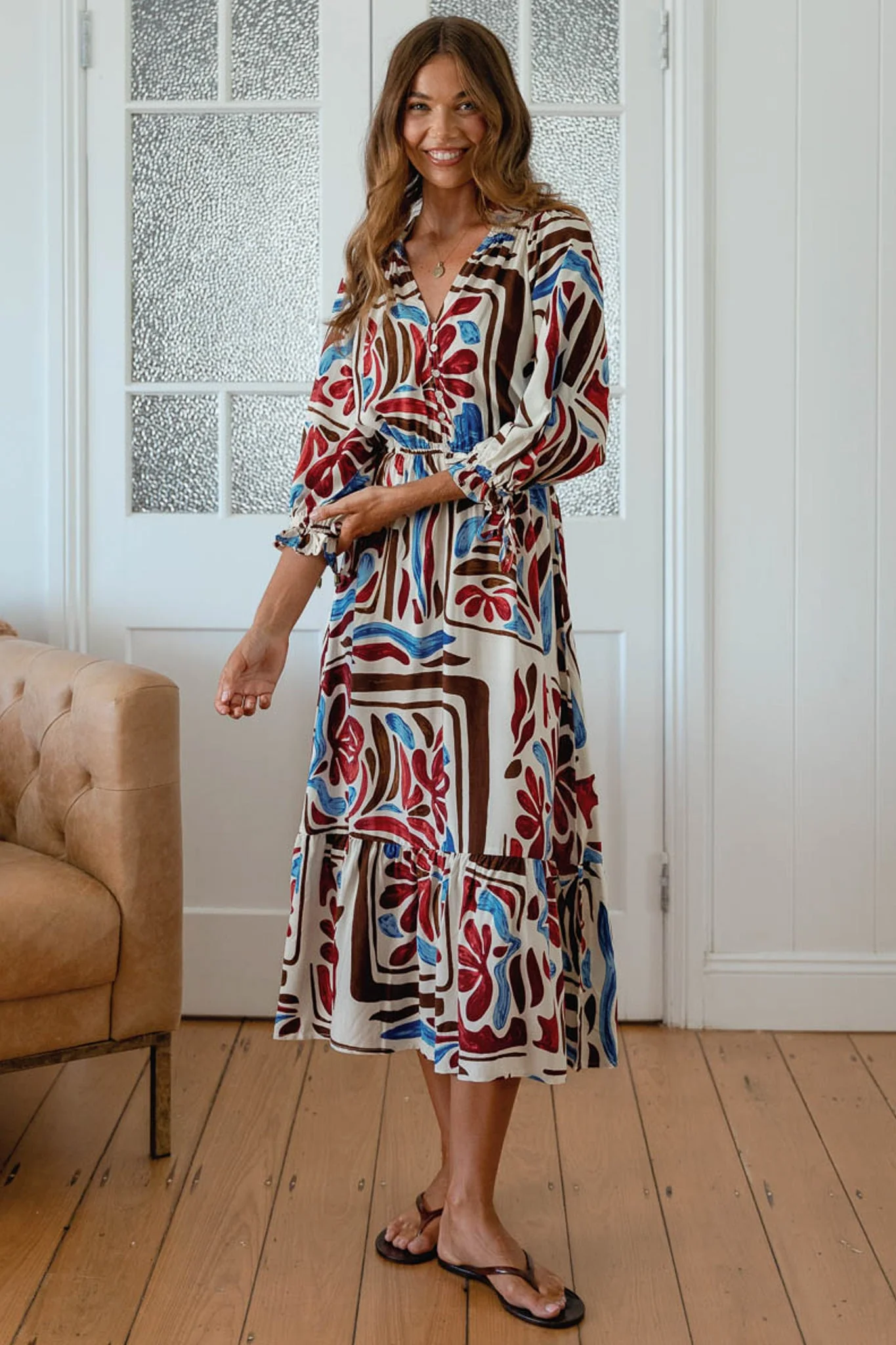 JAASE - Jamie Midi Dress: V-Neck Buttoned Bodice 3/4 Sleeve Dress in Artisan Print - Image 4