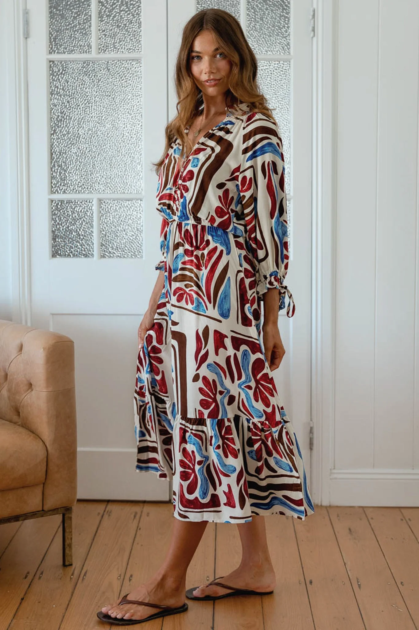 JAASE - Jamie Midi Dress: V-Neck Buttoned Bodice 3/4 Sleeve Dress in Artisan Print - Image 5