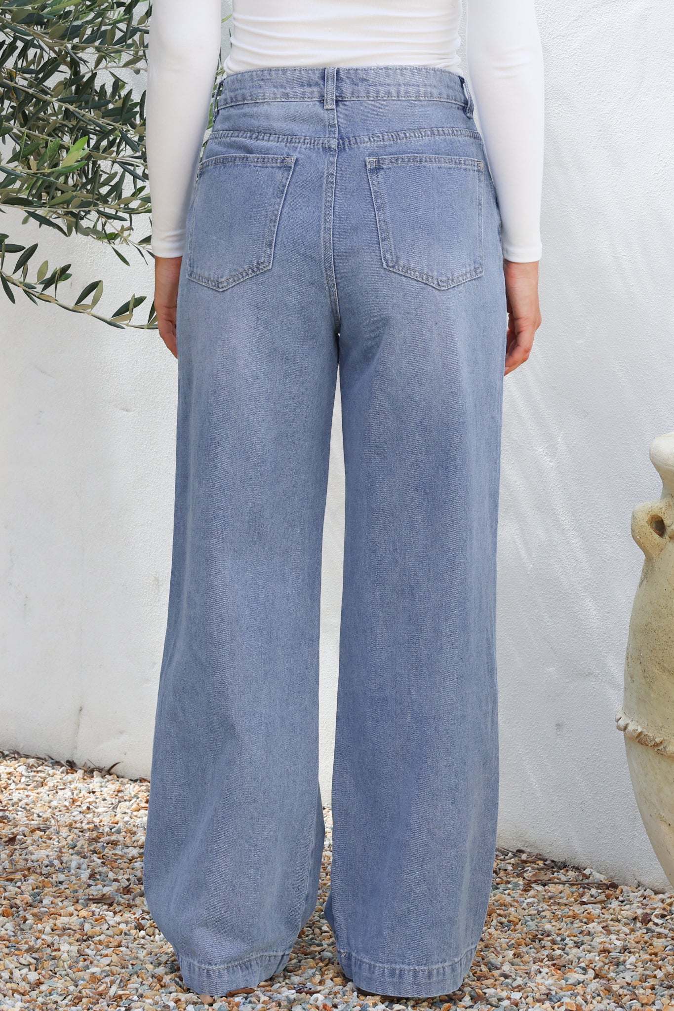 Kash Jeans - Relaxed Mid Rise Mum Jeans in Light Denim - Image 7