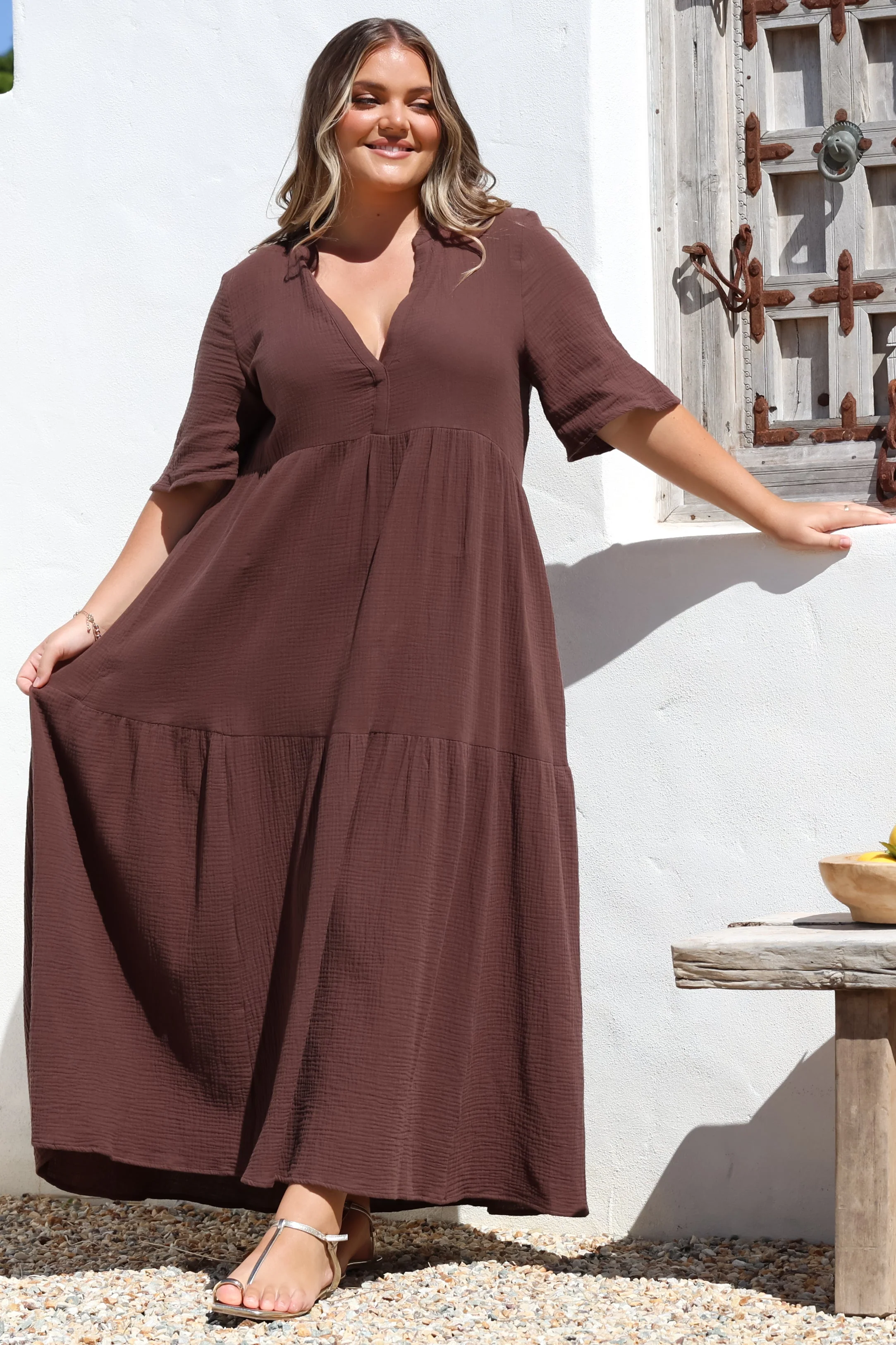 Laysa Maxi Dress - Mandarin Collar Short Sleeve Dress in Chocolate - Image 4