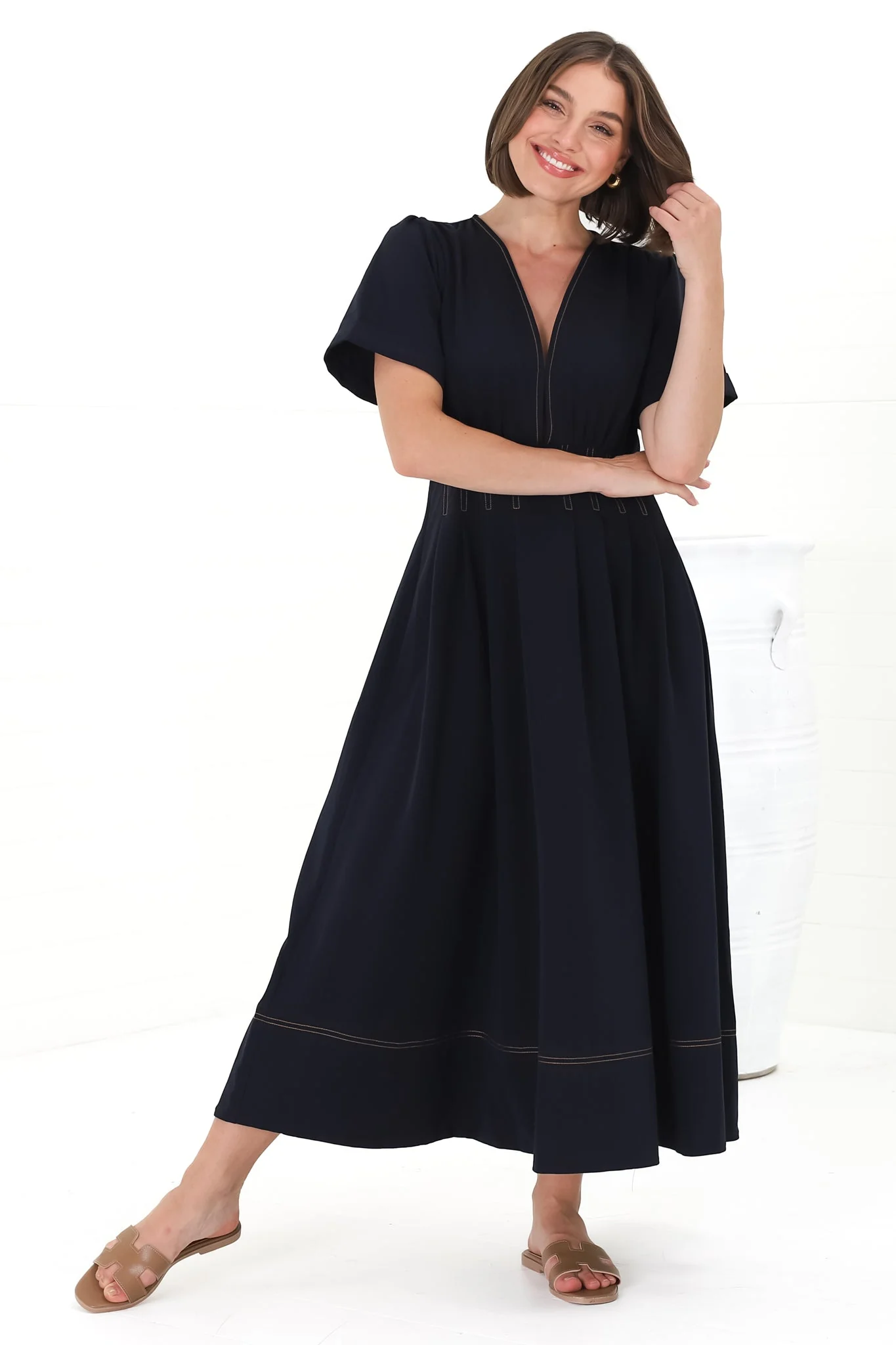 Lazelle Midi Dress - V-Neck Short Sleeve A-Line Dress with Elasticated Waist in Navy - Image 4