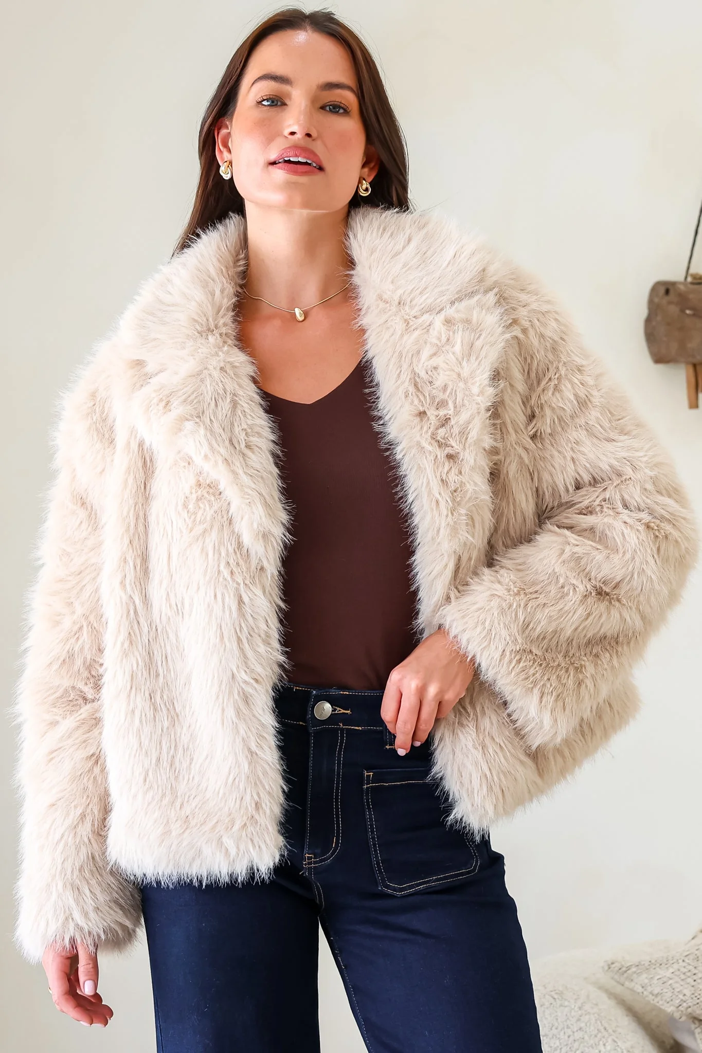 Letoile Coat - Notched Collar Faux Fur Jacket with Pockets in Beige - Image 2