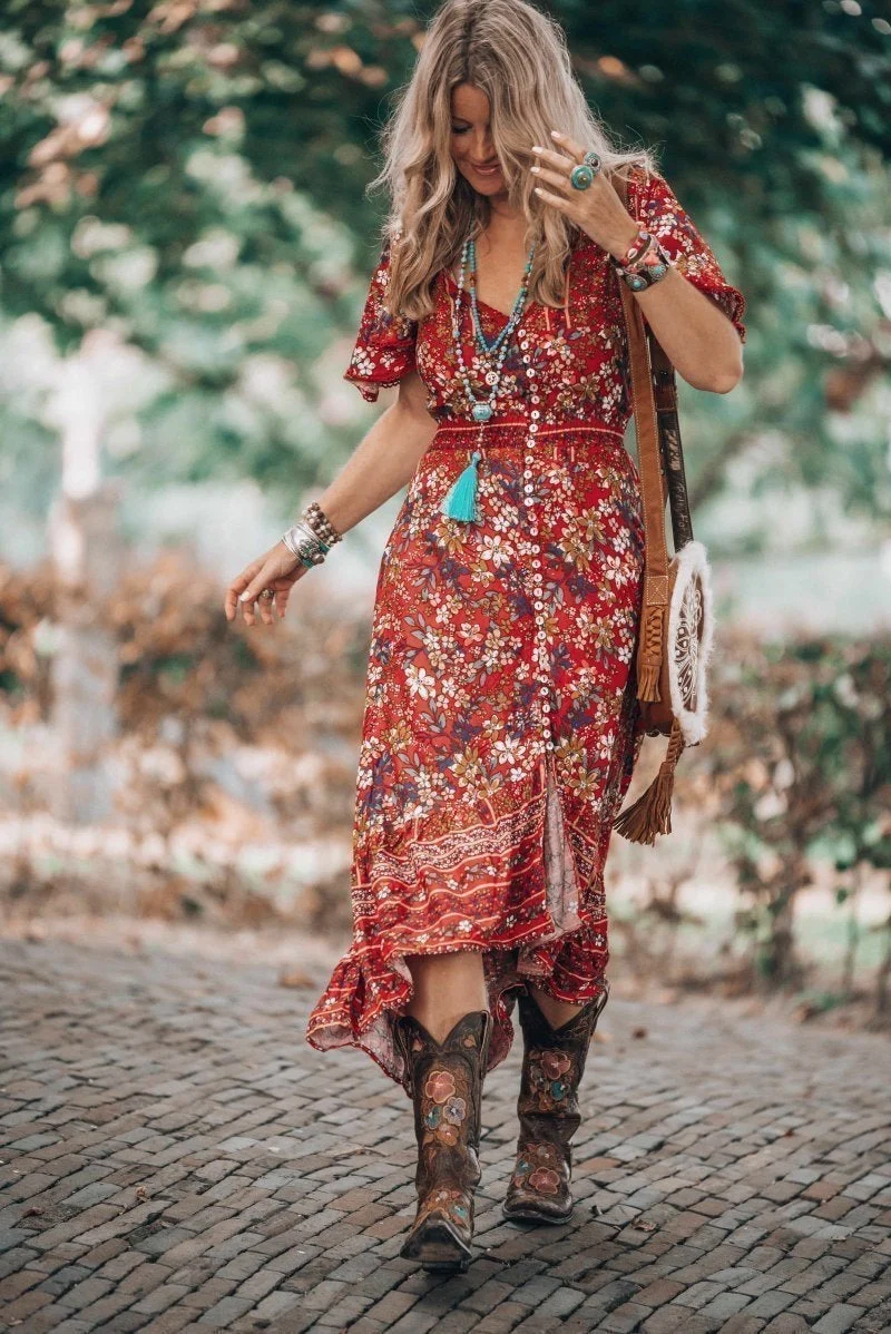 London Maxi Dress - Elasticated Waist Button Detail High Low Dress with Flutter Cap Sleeves in Floral Print - Image 4