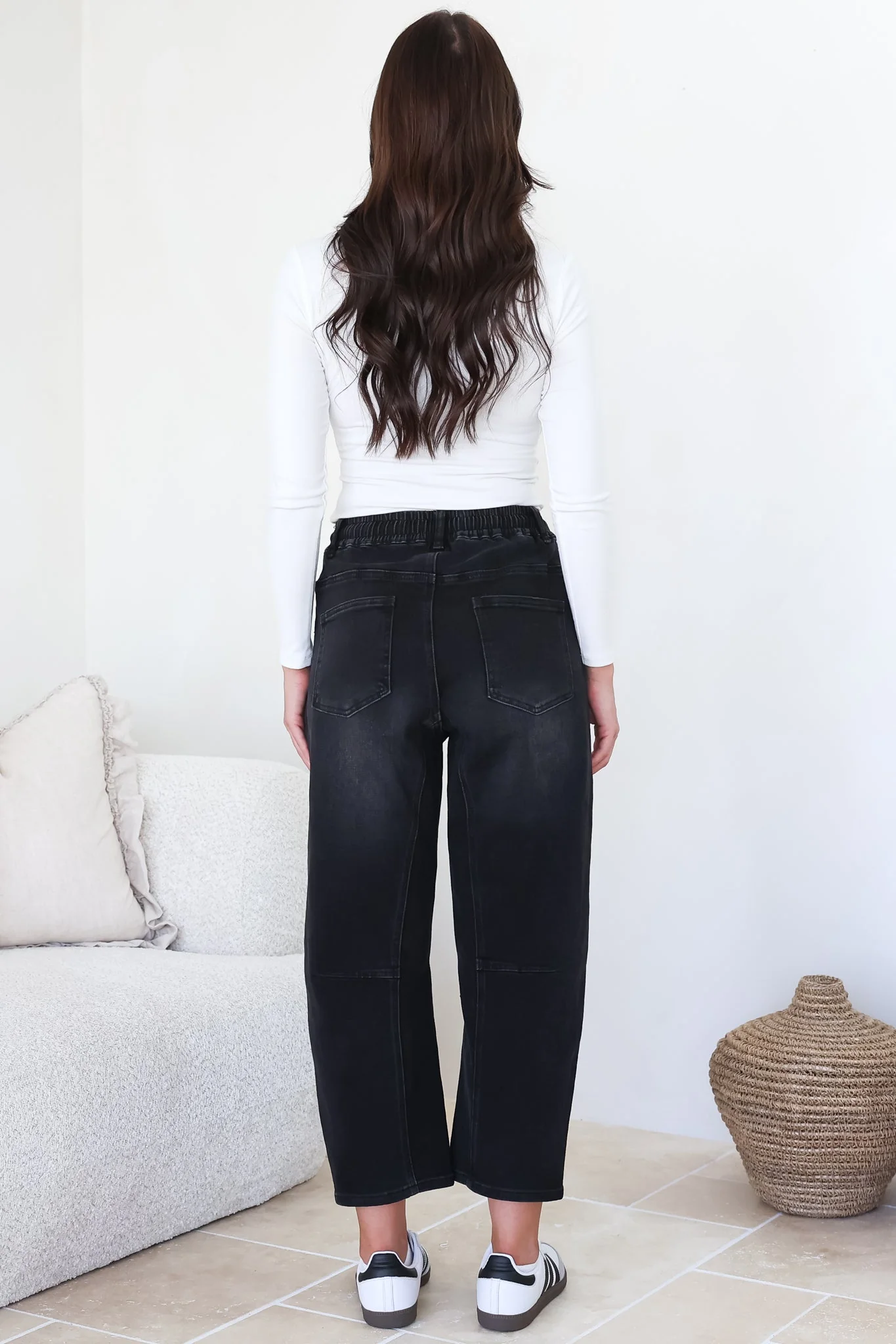 Lowen Barrel Jeans - Elasticated Waist Patch Pocket & Knee Detail Jeans in Black - Image 7