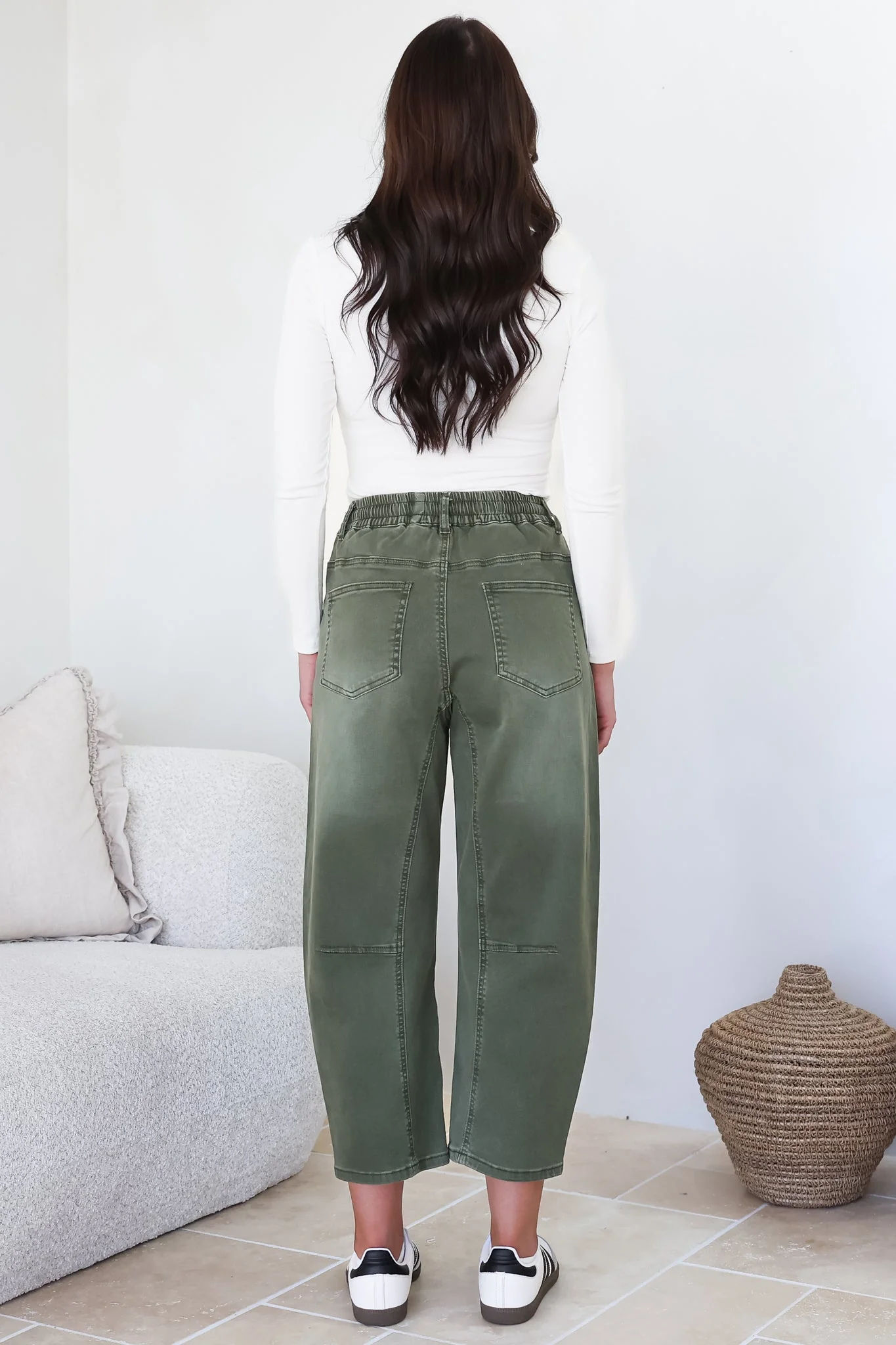 Lowen Barrel Jeans - Elasticated Waist Patch Pocket & Knee Detail Jeans in Khaki - Image 9