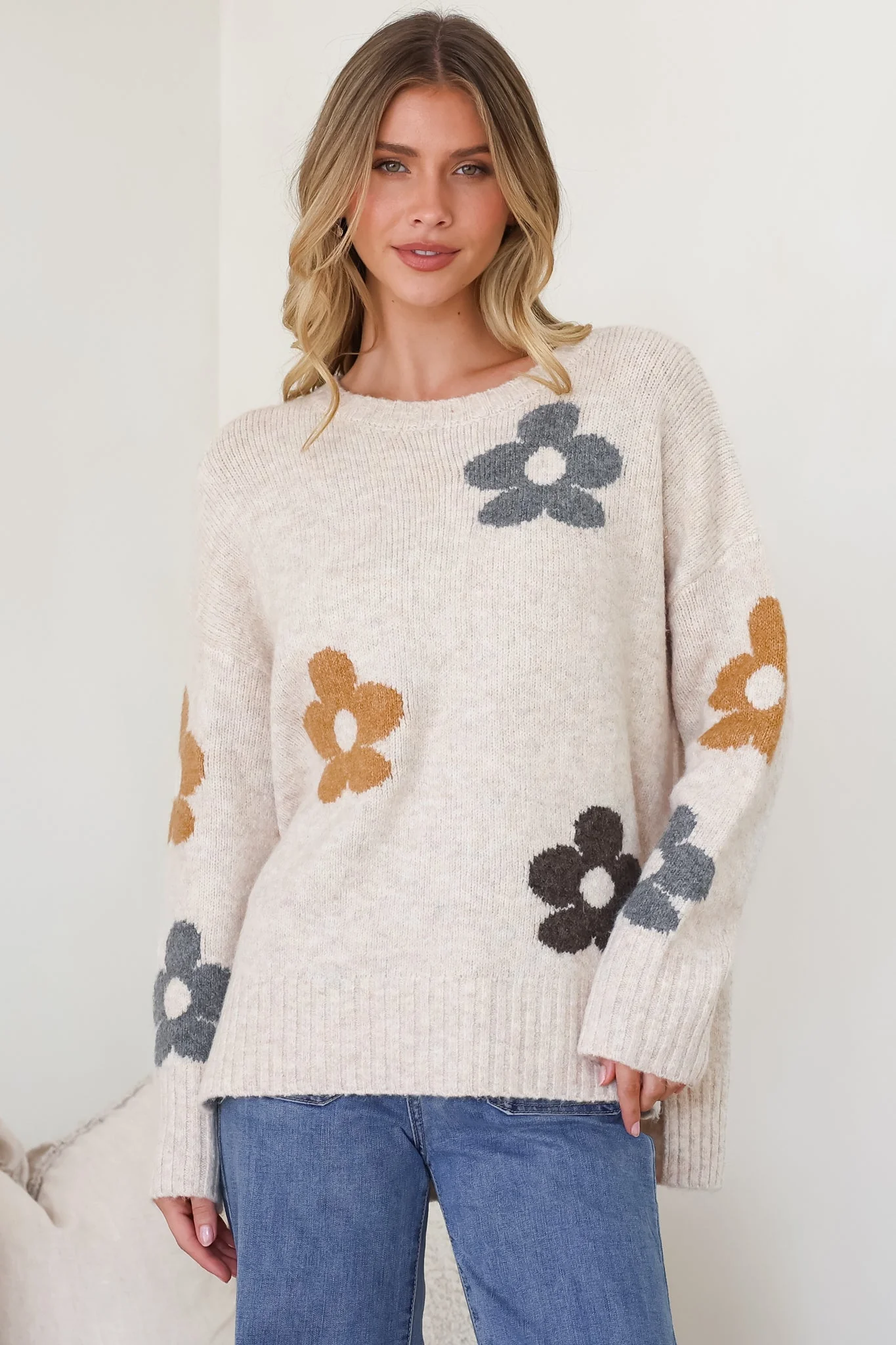 Marlo Jumper - Crew Neck Floral Knit with Ribbed Hemlines in Oatmeal