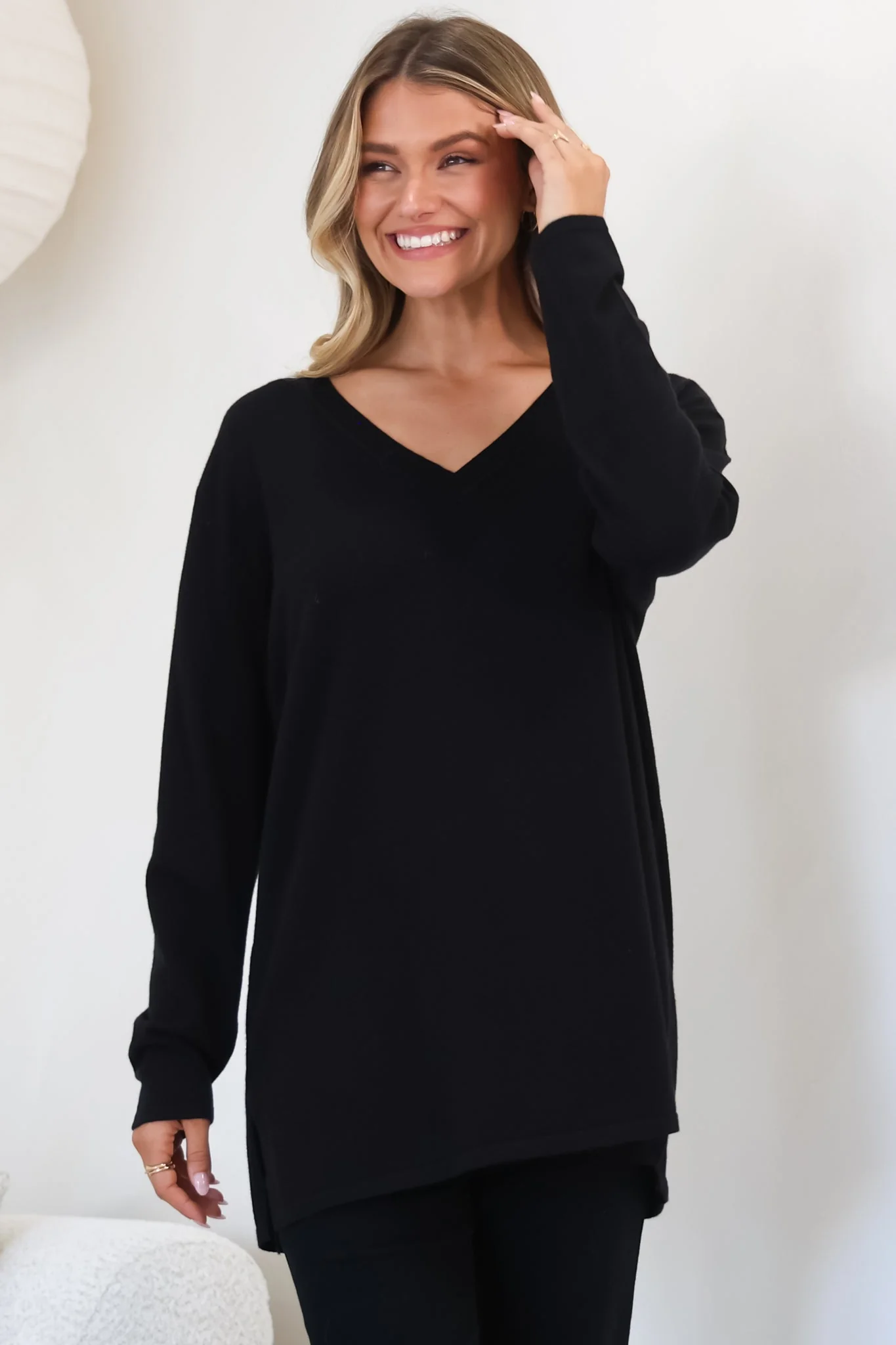 Mayanna Jumper - Light Weight V Neck Knit Jumper with Side Splits in Black - Image 4