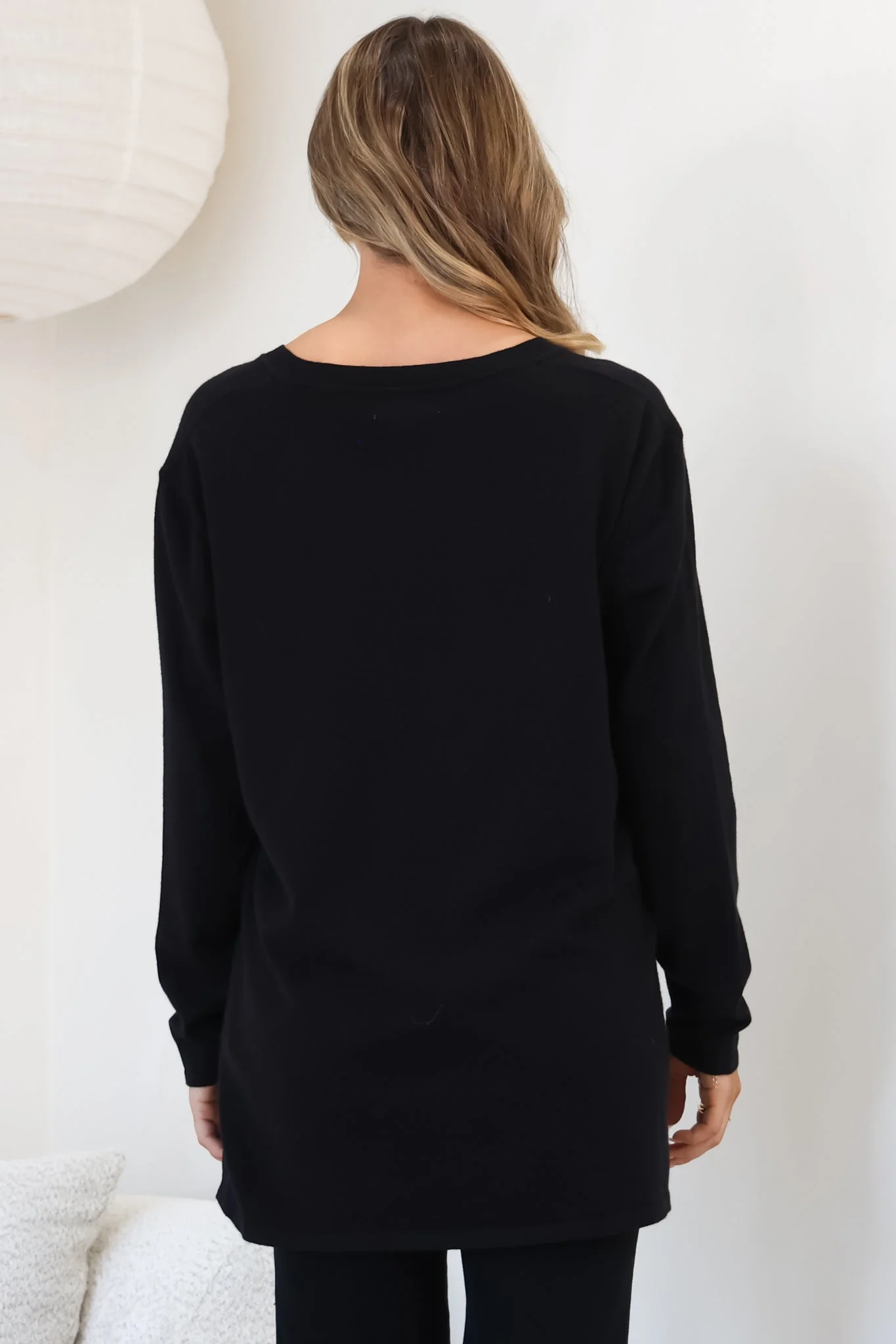 Mayanna Jumper - Light Weight V Neck Knit Jumper with Side Splits in Black - Image 7