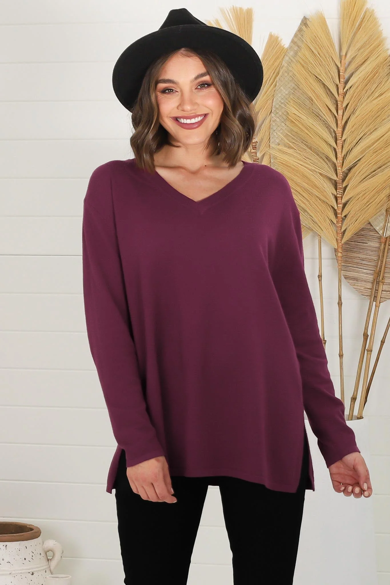Mayanna Jumper - Lightweight V Neck Knit Jumper with Side Splits in Burgundy - Image 10