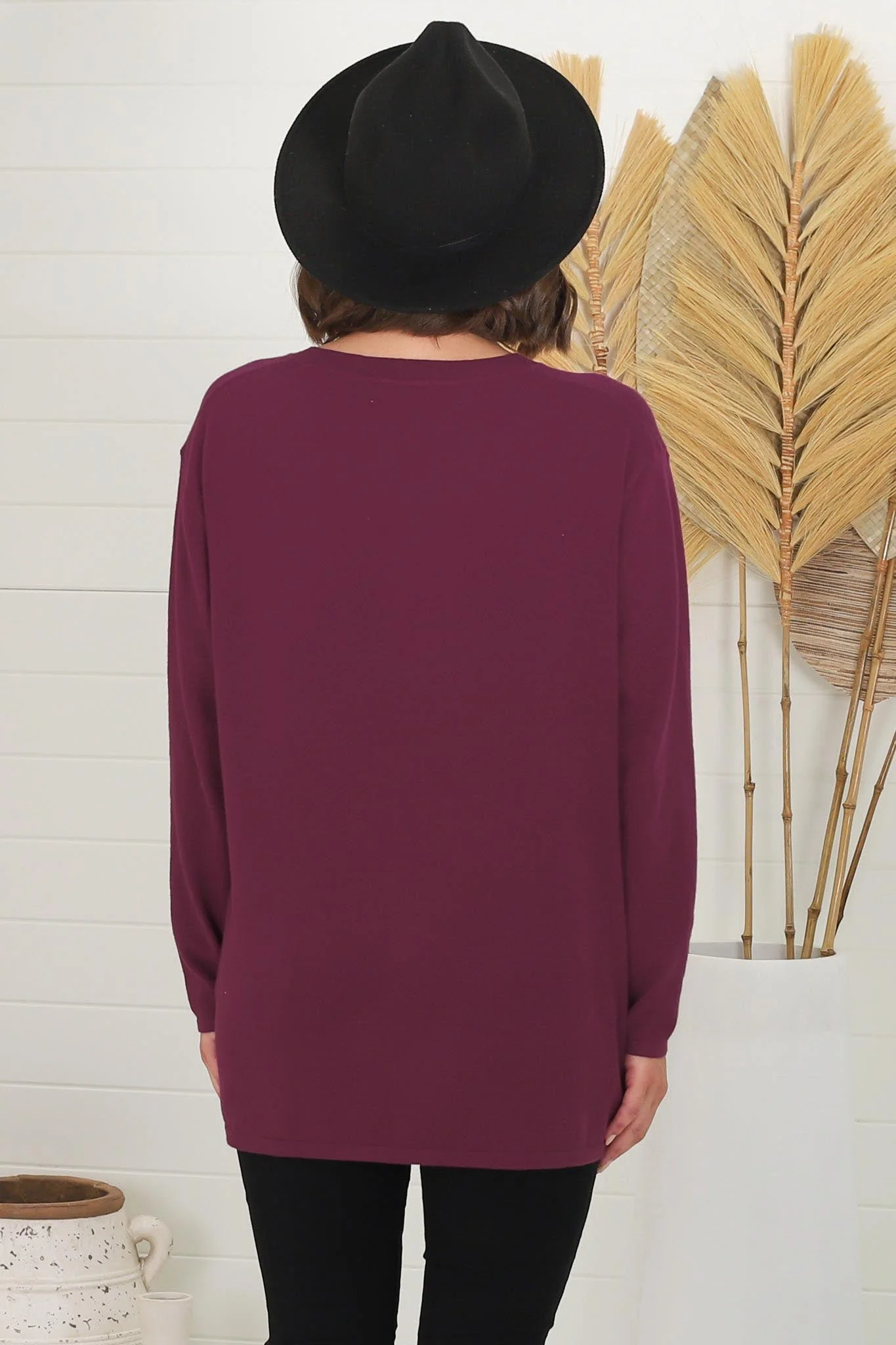 Mayanna Jumper - Lightweight V Neck Knit Jumper with Side Splits in Burgundy - Image 12