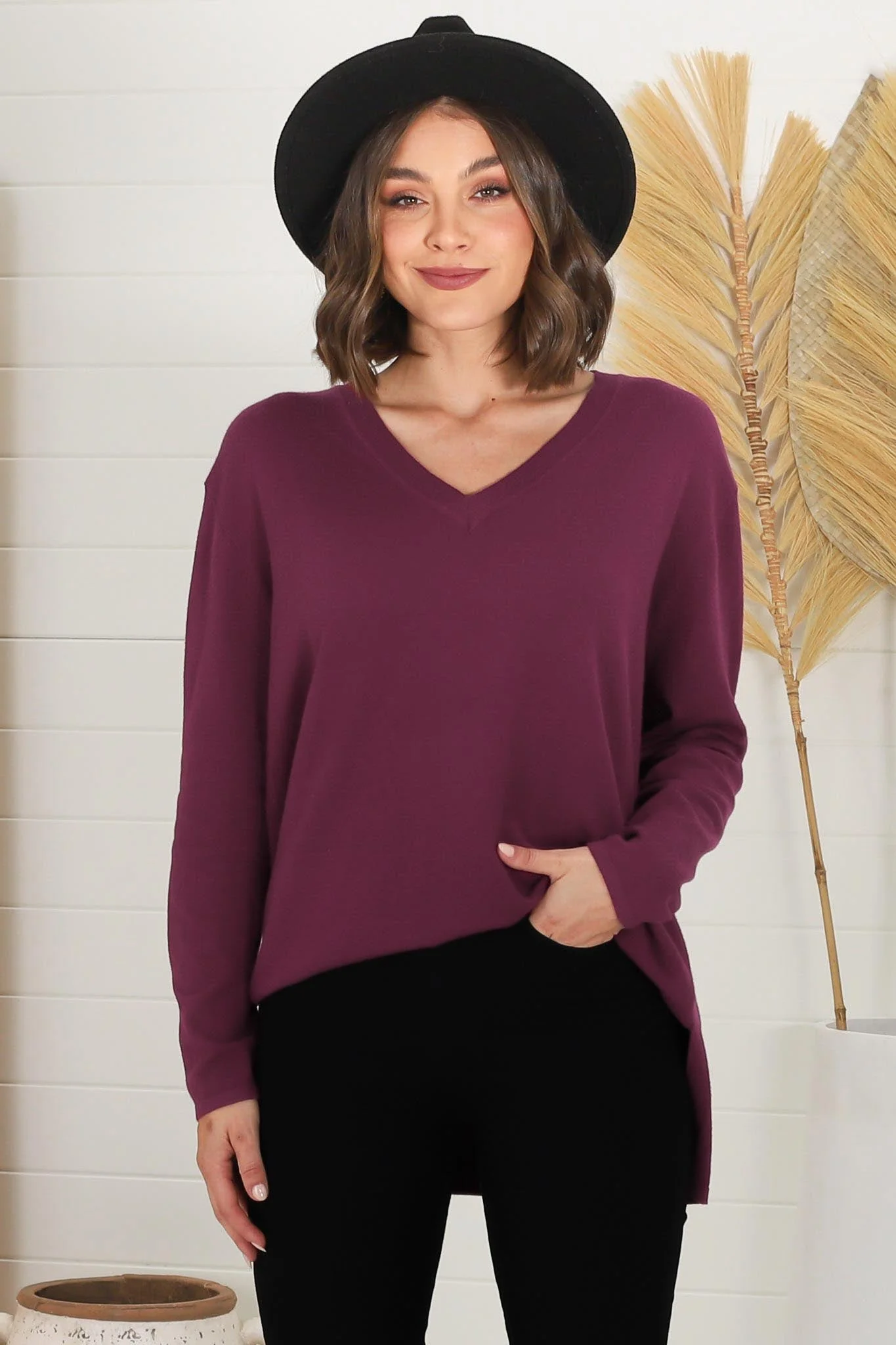 Mayanna Jumper - Lightweight V Neck Knit Jumper with Side Splits in Burgundy - Image 3