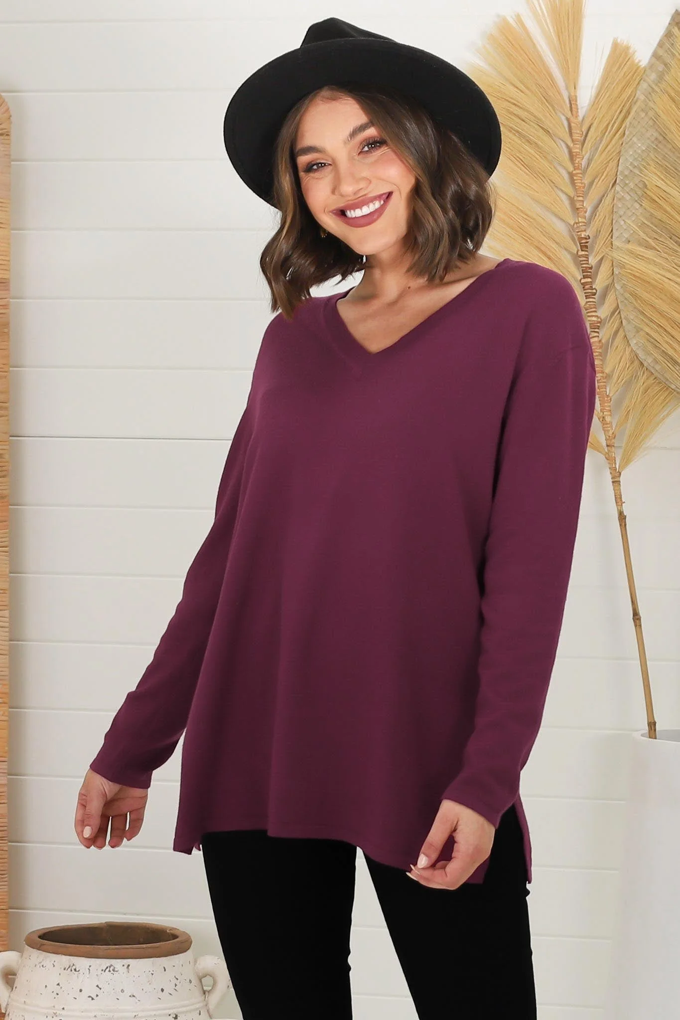 Mayanna Jumper - Lightweight V Neck Knit Jumper with Side Splits in Burgundy - Image 9