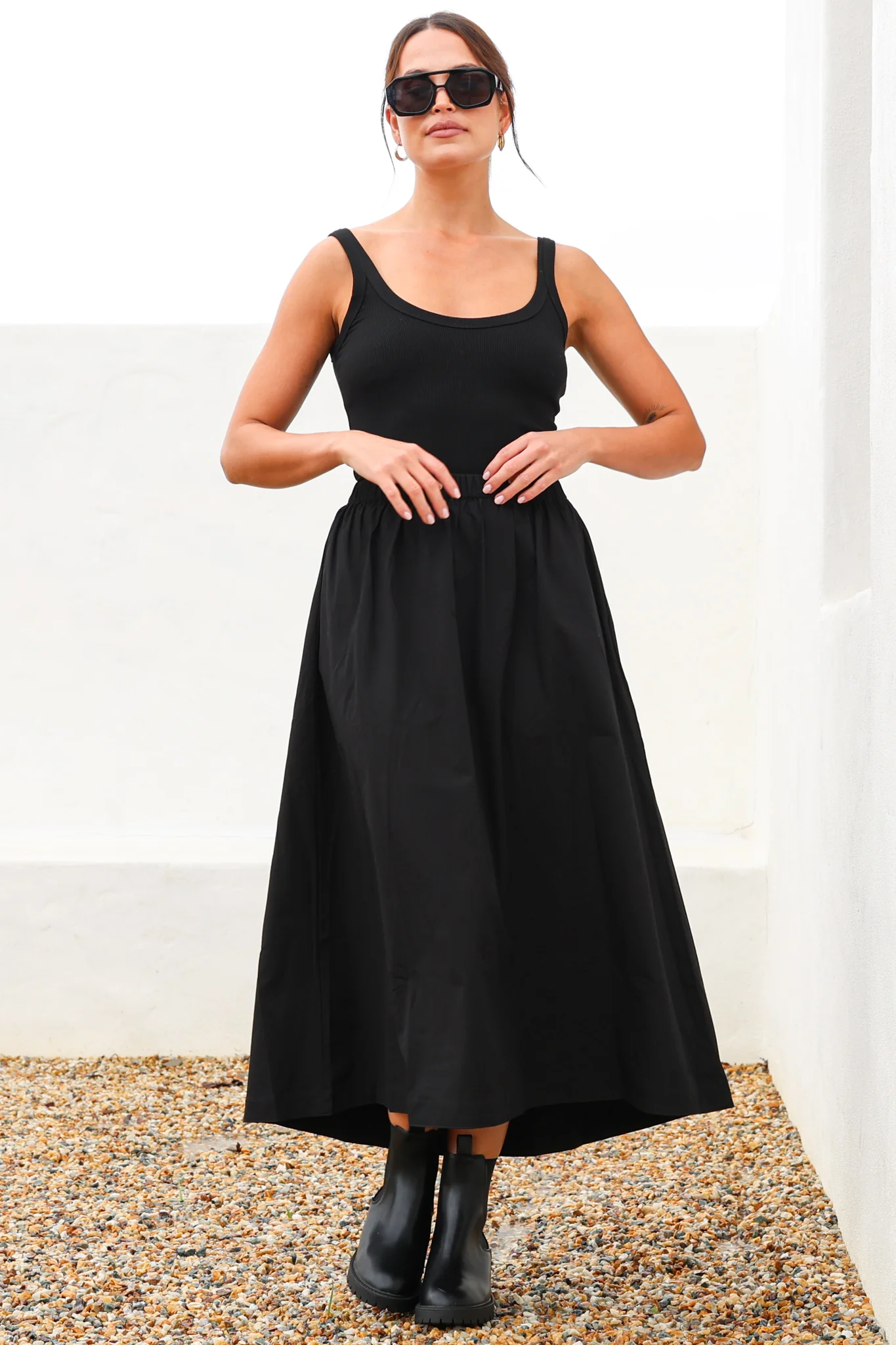Renny Midi Skirt - High Waisted High-Low Cotton Skirt with Elasticated Waistband in Black - Image 4