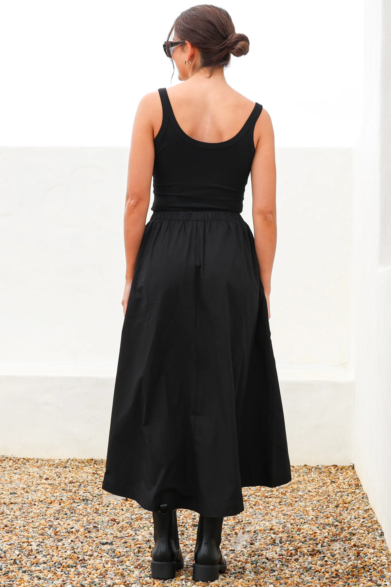 Renny Midi Skirt - High Waisted High-Low Cotton Skirt with Elasticated Waistband in Black - Image 7