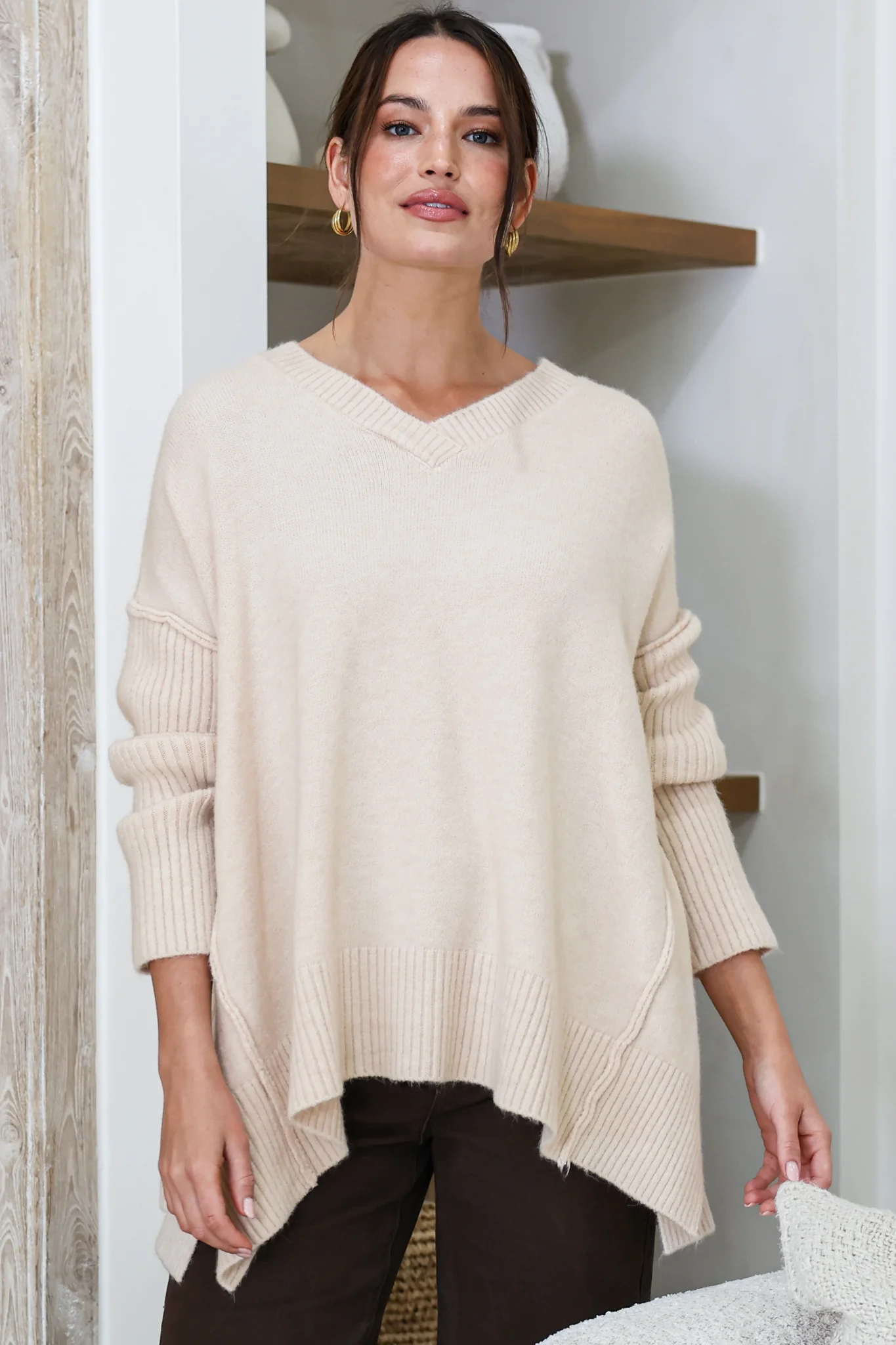 Ridge Jumper - V Neck Relaxed Shark Bite Ribbed Hemline Knit in Oatmeal