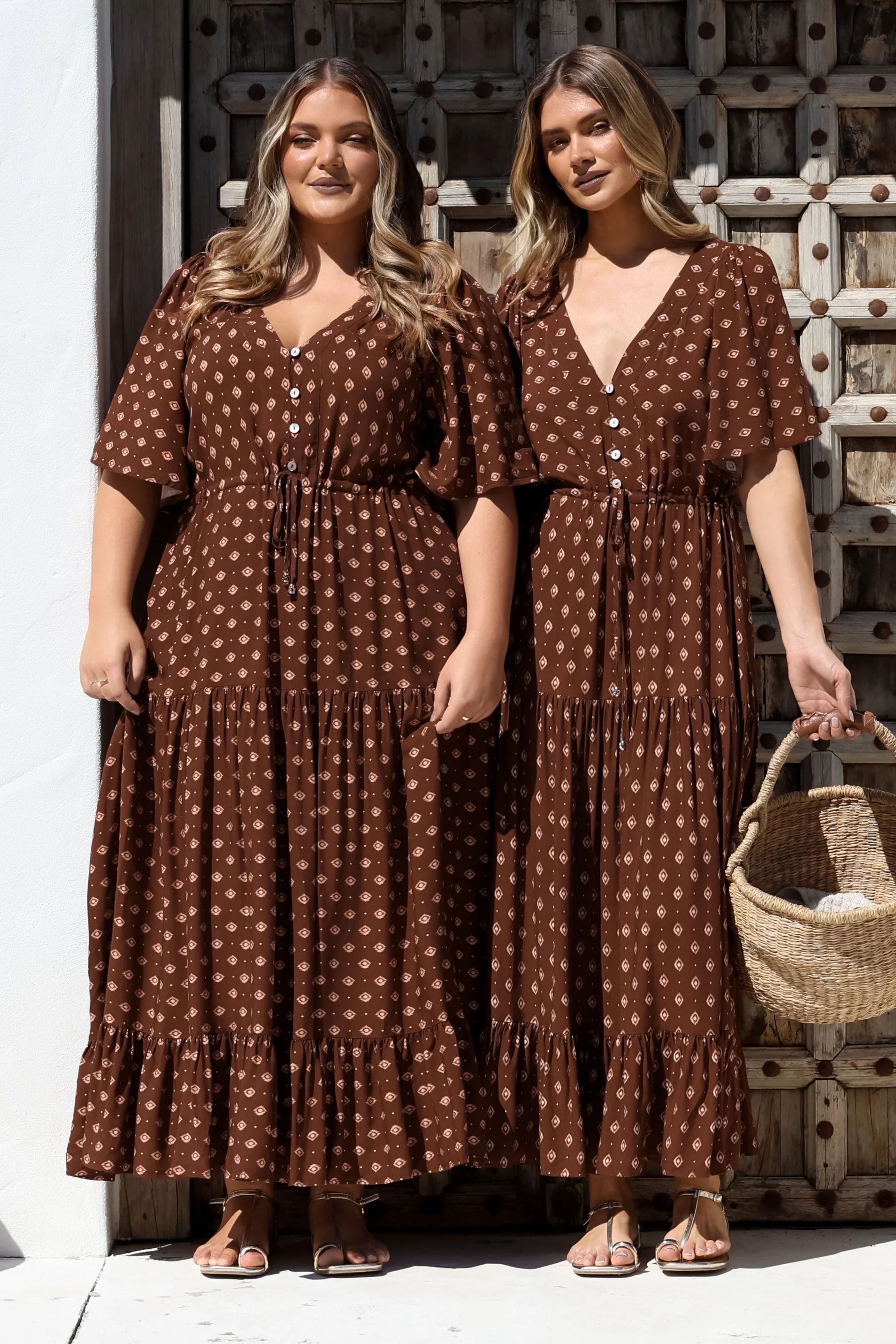 Tassia Maxi Dress - Buttoned Bodice Pull Tie Waist Dress in Kendy Print - Image 3