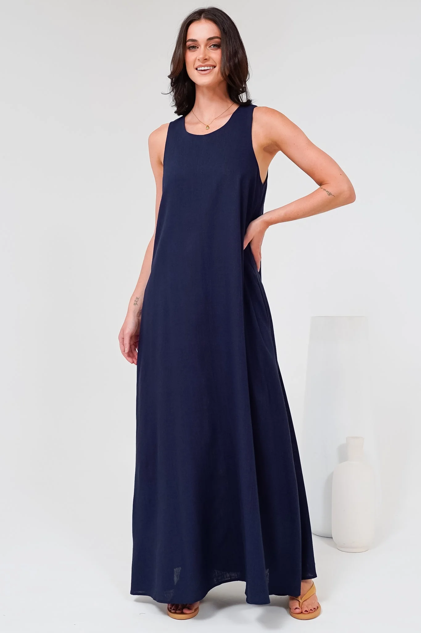 Tineshe Maxi Dress - Crew Neck Streamlined Sleeveless Dress with Pockets in Navy - Image 5