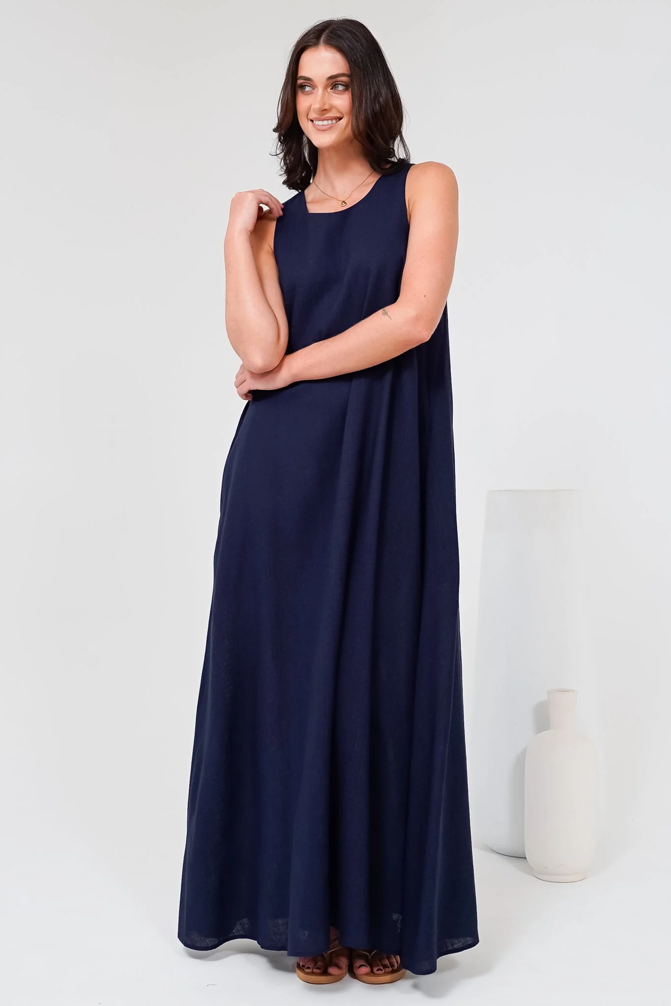 Tineshe Maxi Dress - Crew Neck Streamlined Sleeveless Dress with Pockets in Navy - Image 6