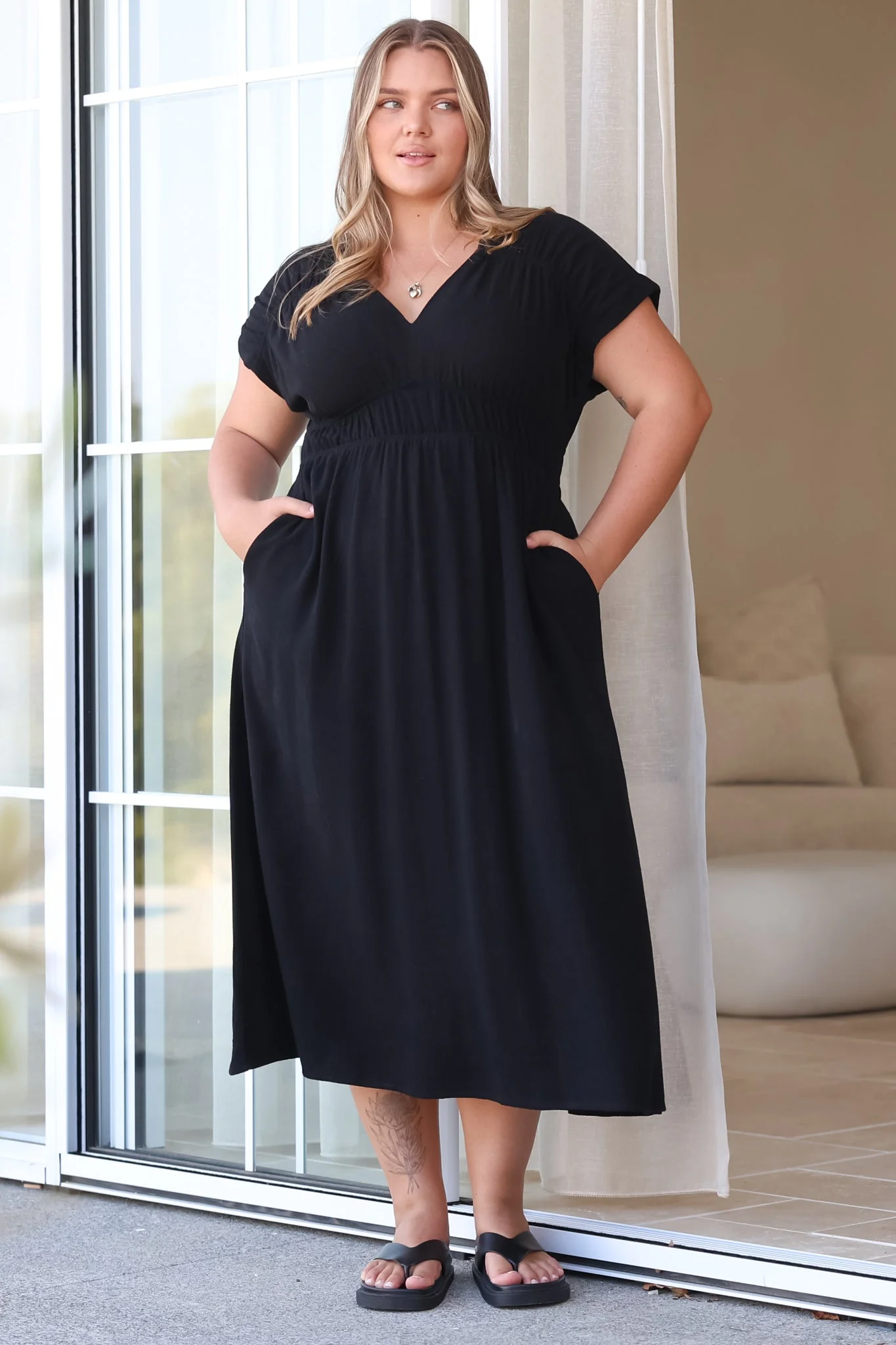 Torin Midi Dress - Gathered and Piping Detailed A-Line Dress with a V-Neckline in Black - Image 4