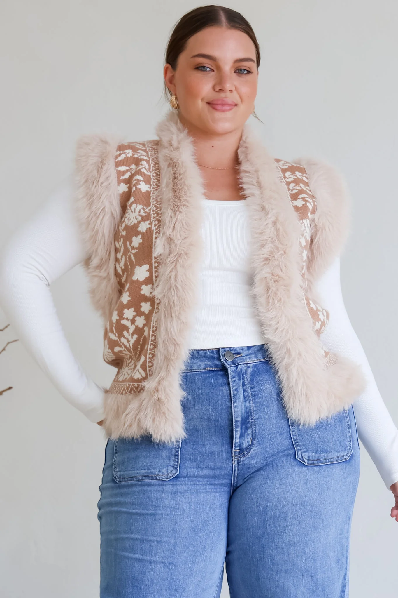 Wolfe Knit Vest - Faux Fur Trim Open Vest in Camel - Image 11
