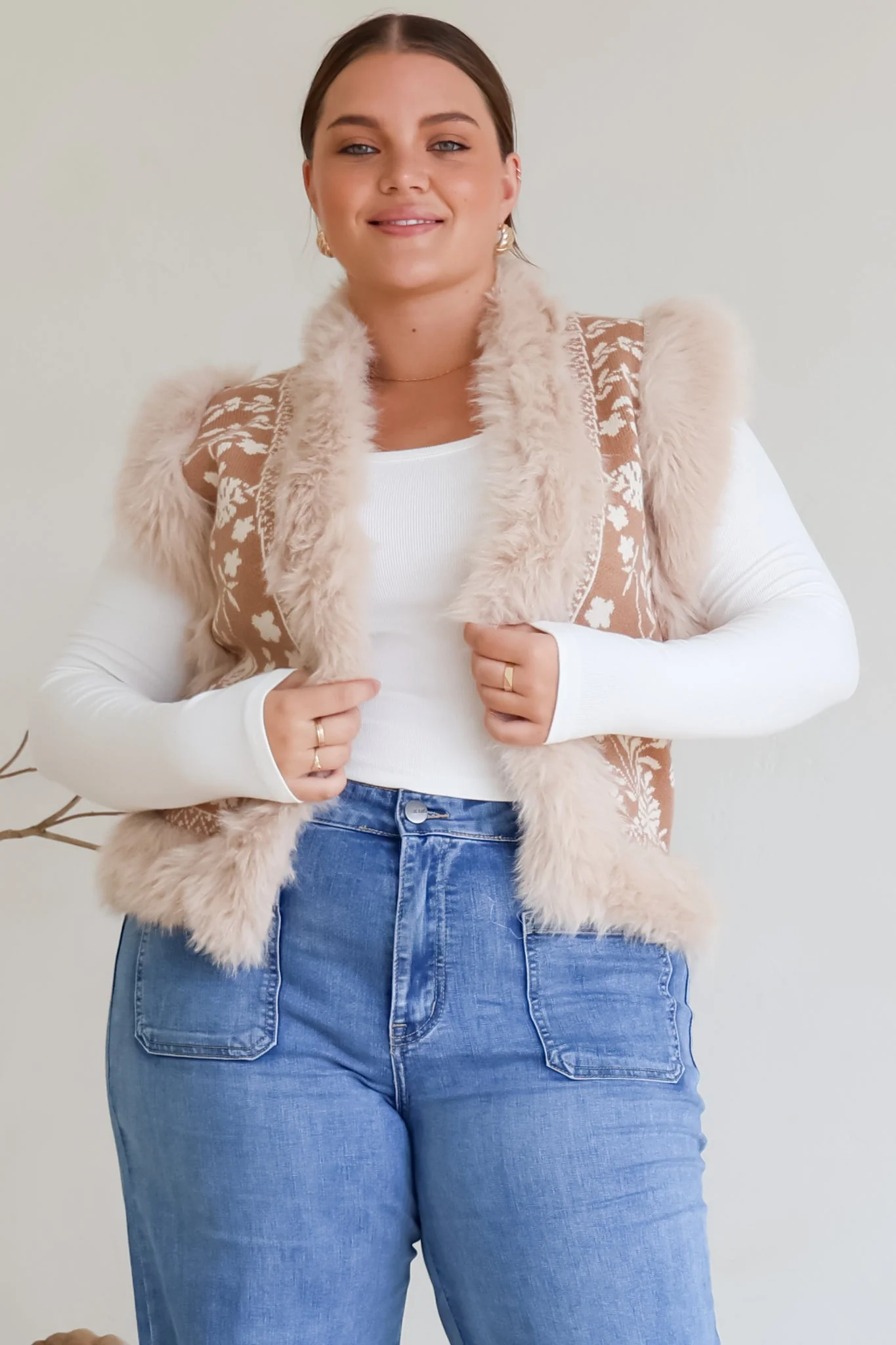 Wolfe Knit Vest - Faux Fur Trim Open Vest in Camel - Image 6