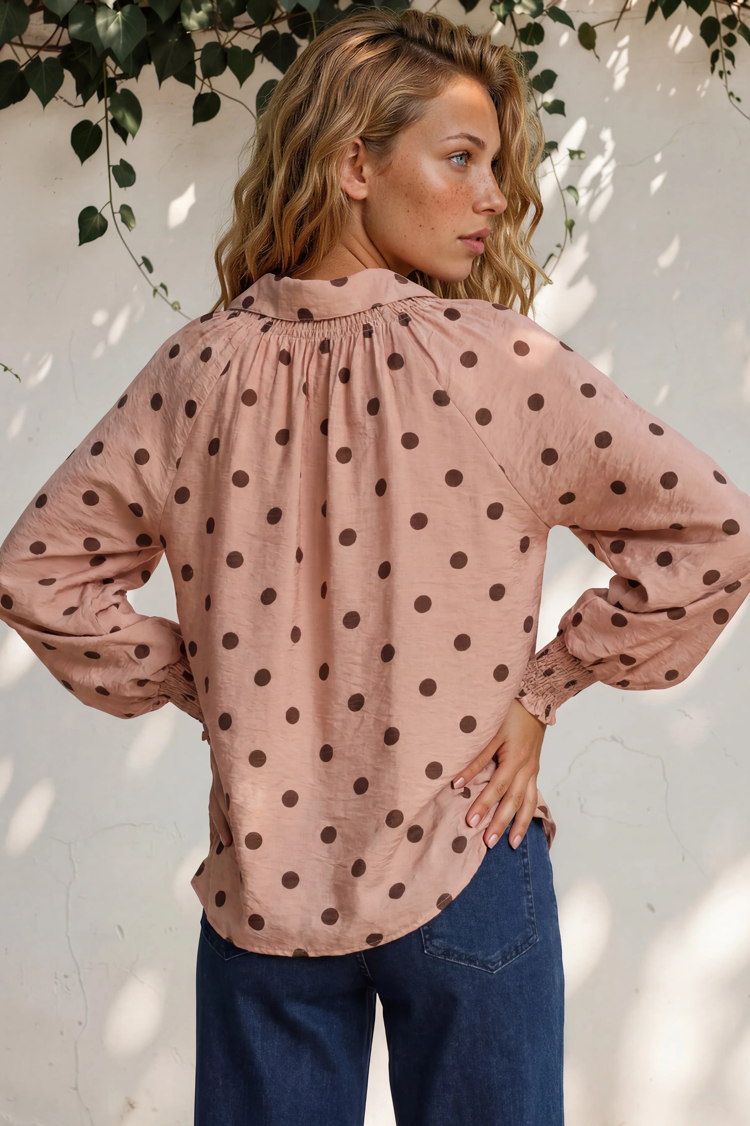 Yulissa Blouse - Wing Collar Button Down Scoop Hem Top in Pacey Spot Pink - Image 4